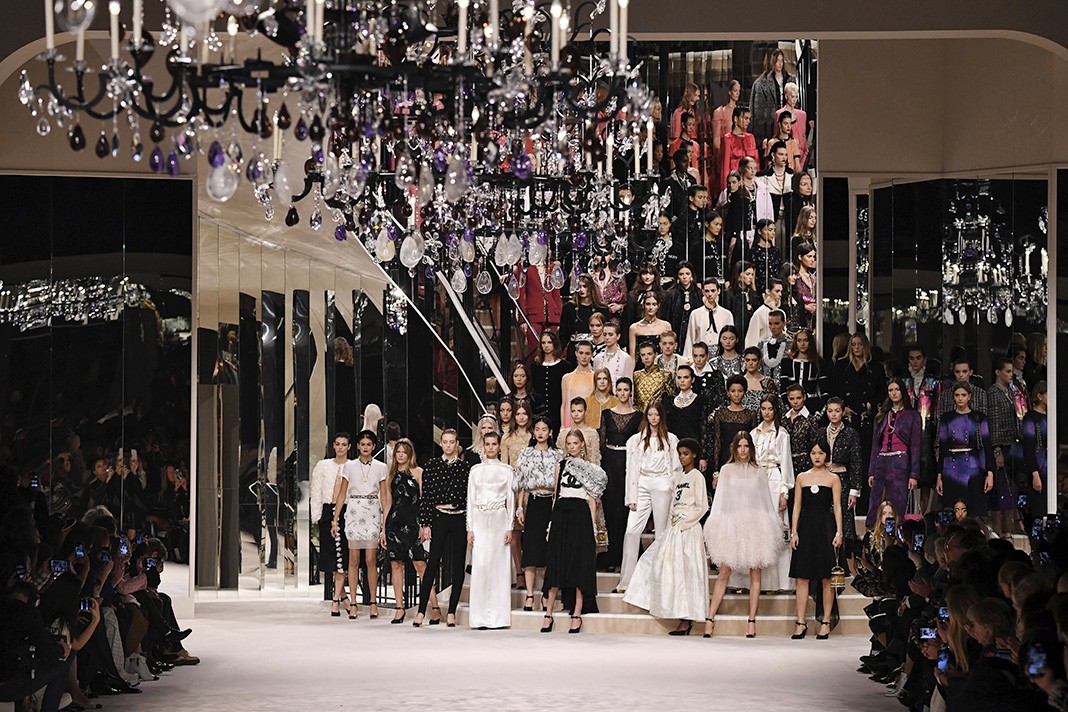 Шоу Chanel Metiers d'art 2019-2020 в Париже, 4 декабря 2019 г.