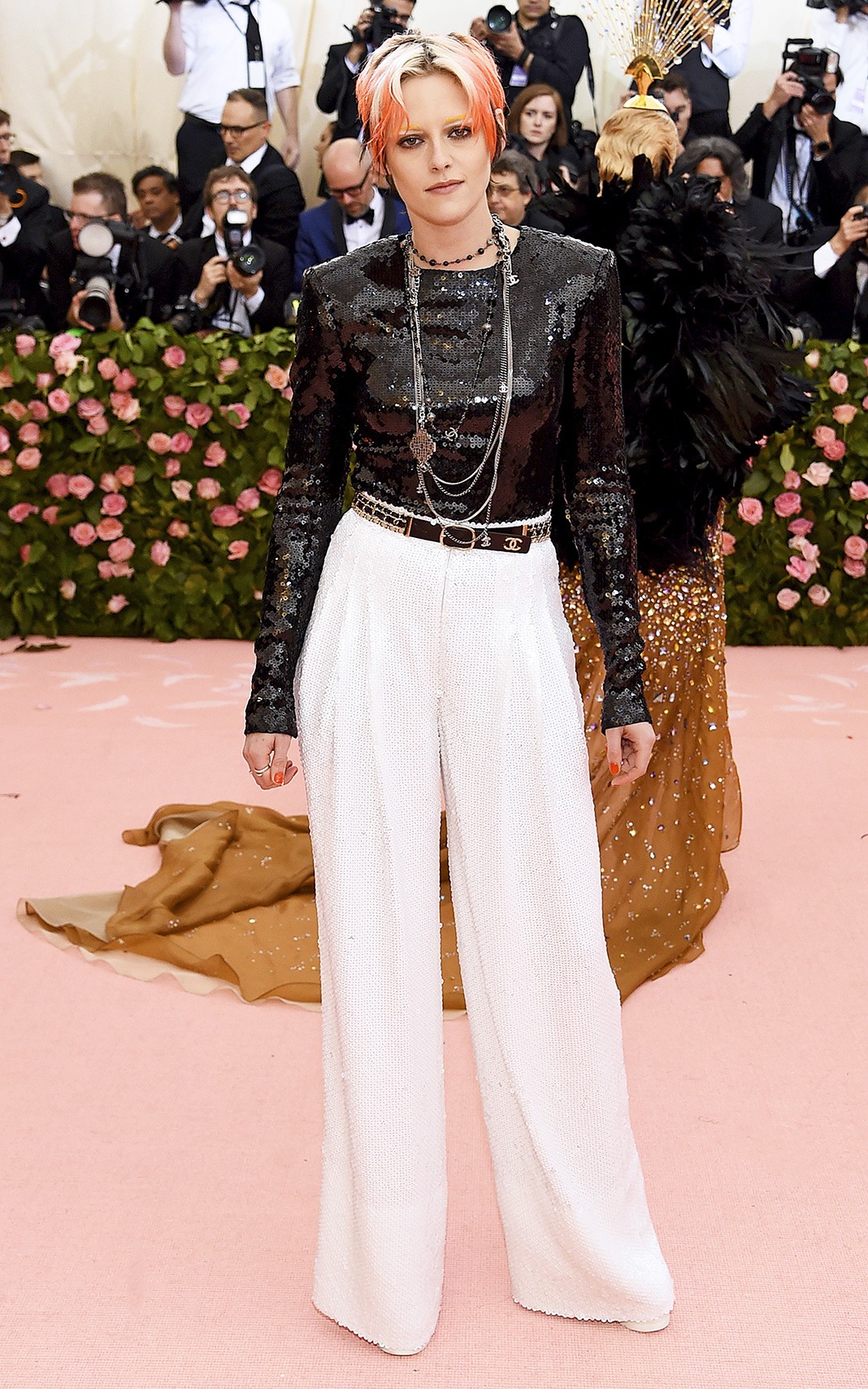 Кристен Стюарт на балу Института костюма Met Gala Camp: Notes on Fashion в Нью-Йорке Кристен Стюарт на балу Института костюма Met Gala Camp: Notes on Fashion в Нью-Йорке, 6 мая 2019 г.