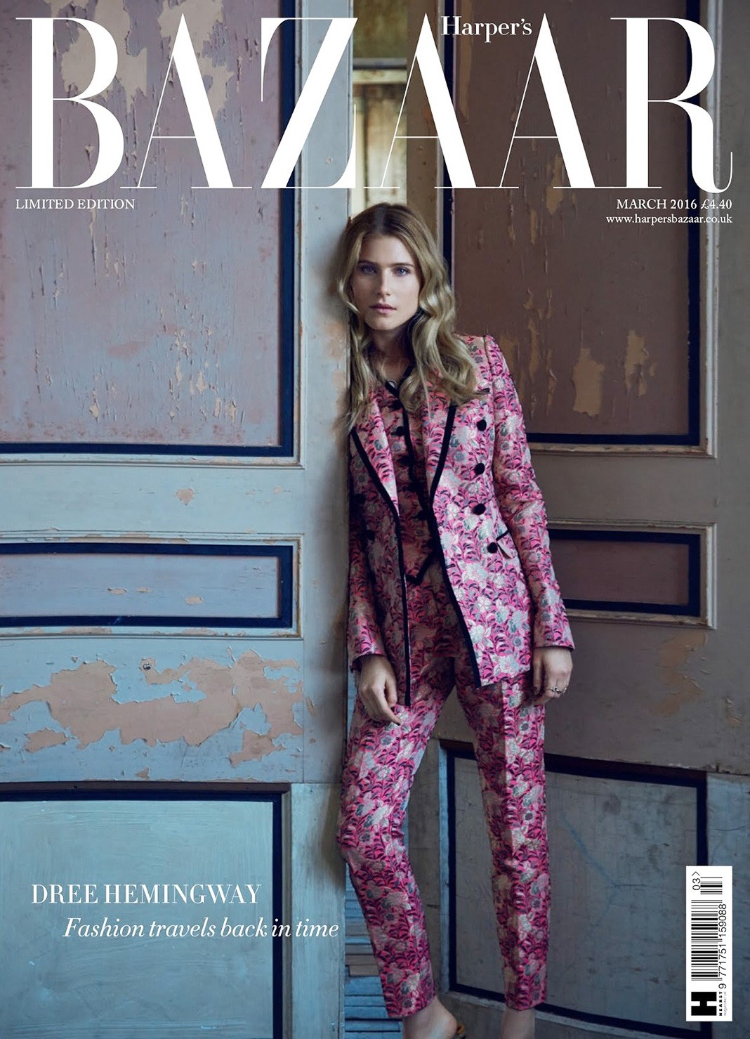 На обложке журнала Harpers Bazaar UK, март 2016 г.