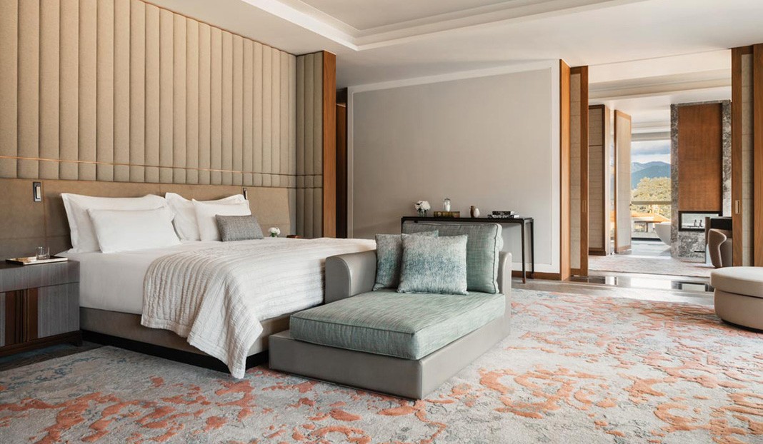 Спальня в Люксе Suite One на курорте One&Only Portonovi