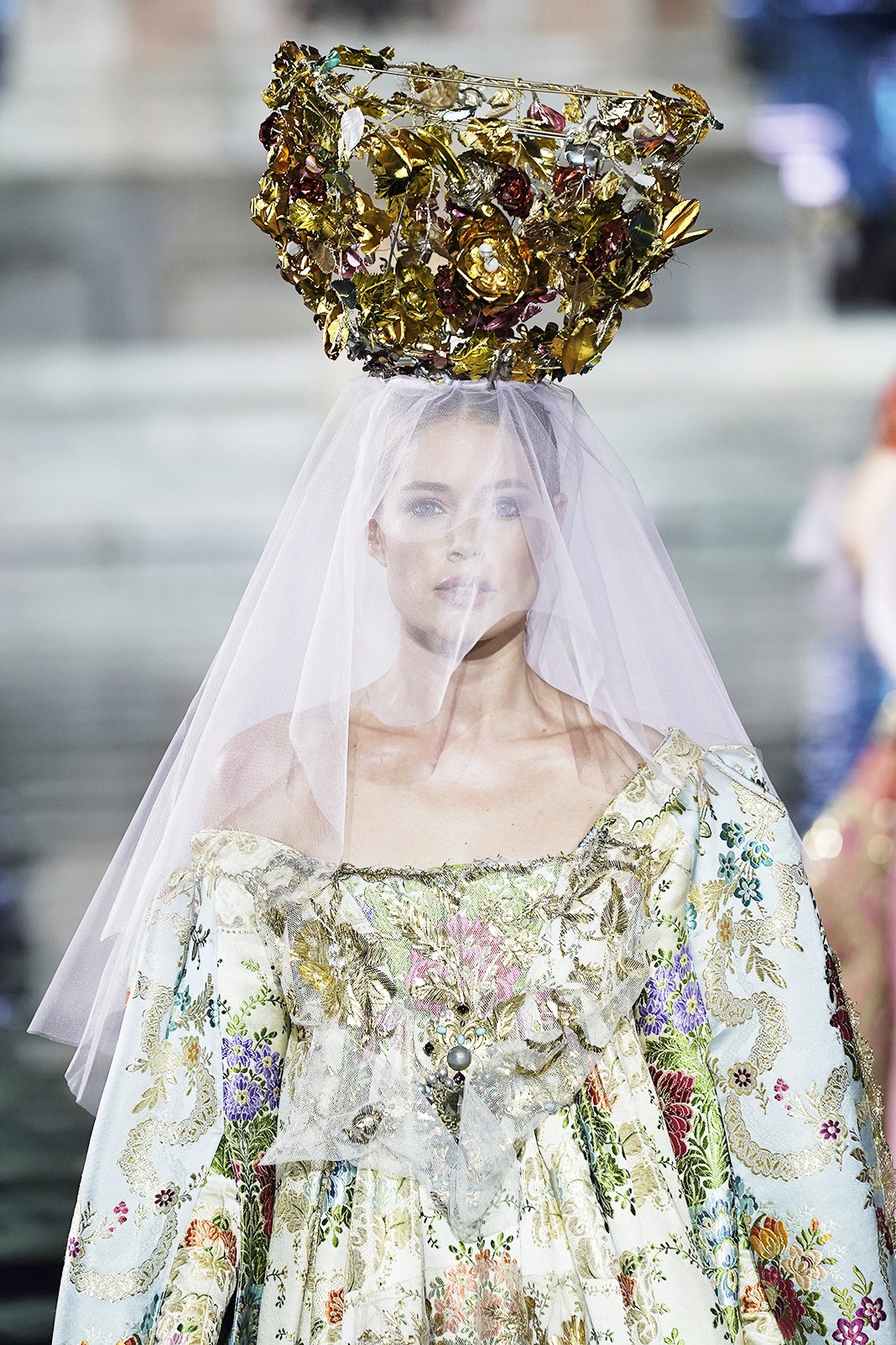 Даутцен Крус в Lacroix на шоу CR Runway x LuisaViaRoma: празднование 90-летия магазина В Lacroix на шоу CR Runway x LuisaViaRoma: празднование 90-летия магазина во Флоренции, 13 июня 2019 г.
