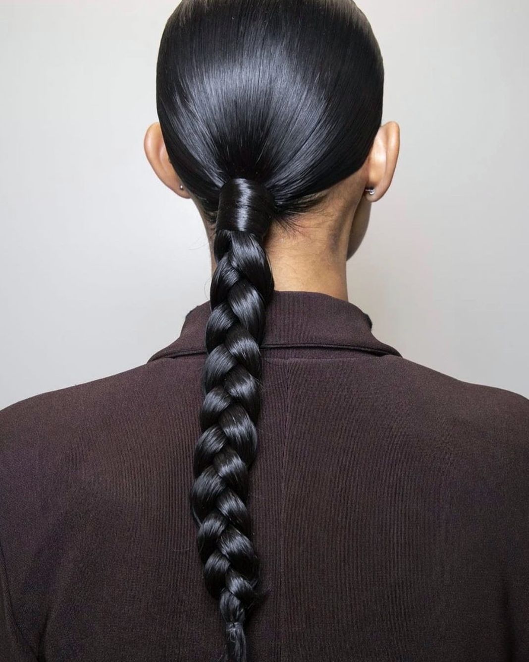 Никакого ажура, цветочков на голове Никакого ажура, цветочков и завитков на голове