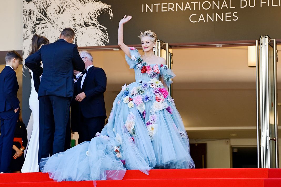 На премьере фильма «История моей жены» в рамках 74-го ежегодного Каннского кинофестиваля, 14 июля 2021 г. look 6