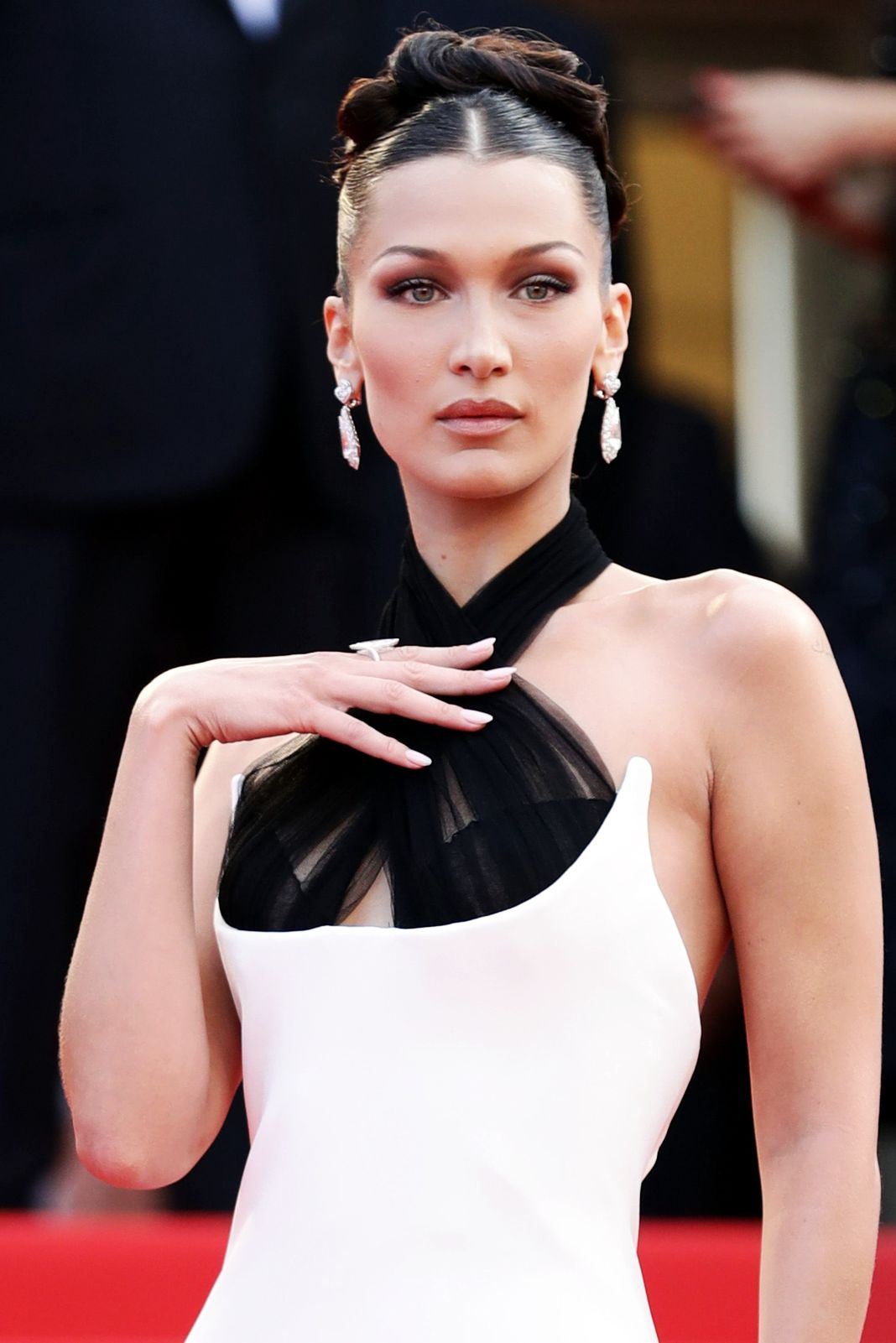 Белла Хадид на открытии 74-го ежегодного Каннского кинофестиваля look 11