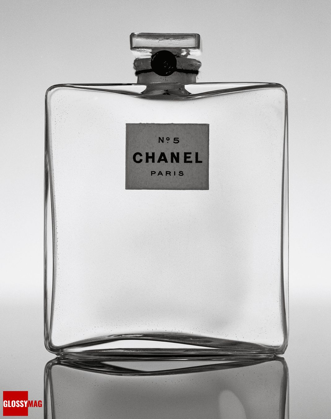 Флакон духов Chanel N°5, 1921 г. Флакон Chanel N°5, 1921 г.