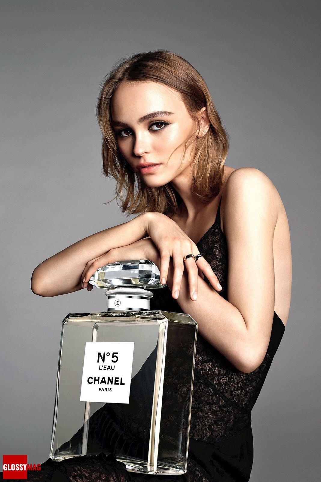 Модель Лили-Роуз Депп в рекламной кампании Chanel N°5 Лили-Роуз Депп в рекламной кампании Chanel N°5