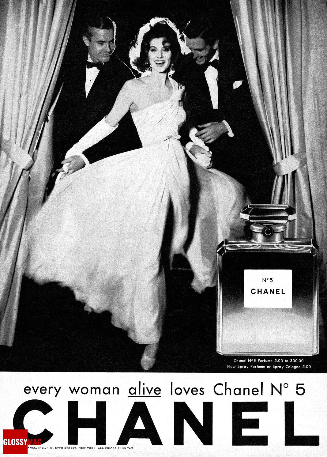 модель Сюзи Паркер в рекламной кампании Chanel N°5, 1957 г. Сюзи Паркер в рекламной кампании Chanel N°5, 1957 г.