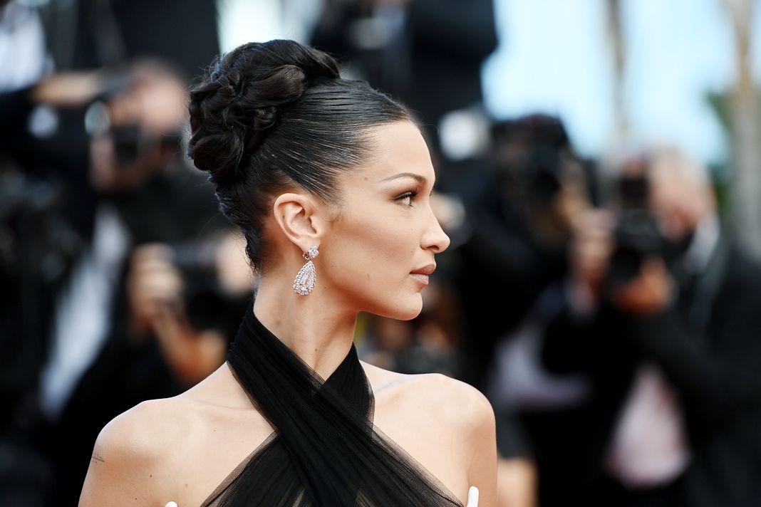 Белла Хадид на открытии 74-го ежегодного Каннского кинофестиваля look 9