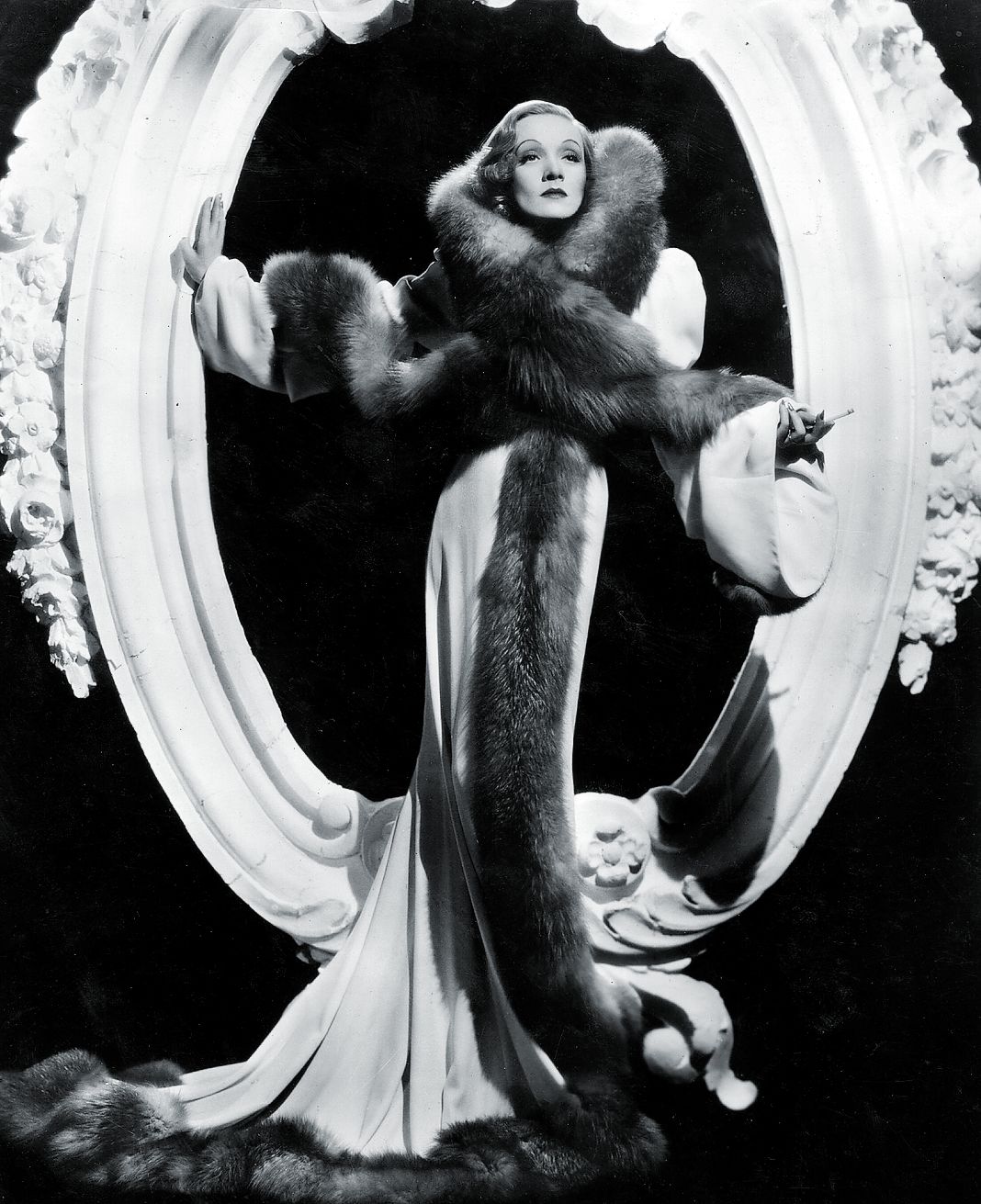 Американская кинозвезда немецкого происхождения Марлен Дитрих