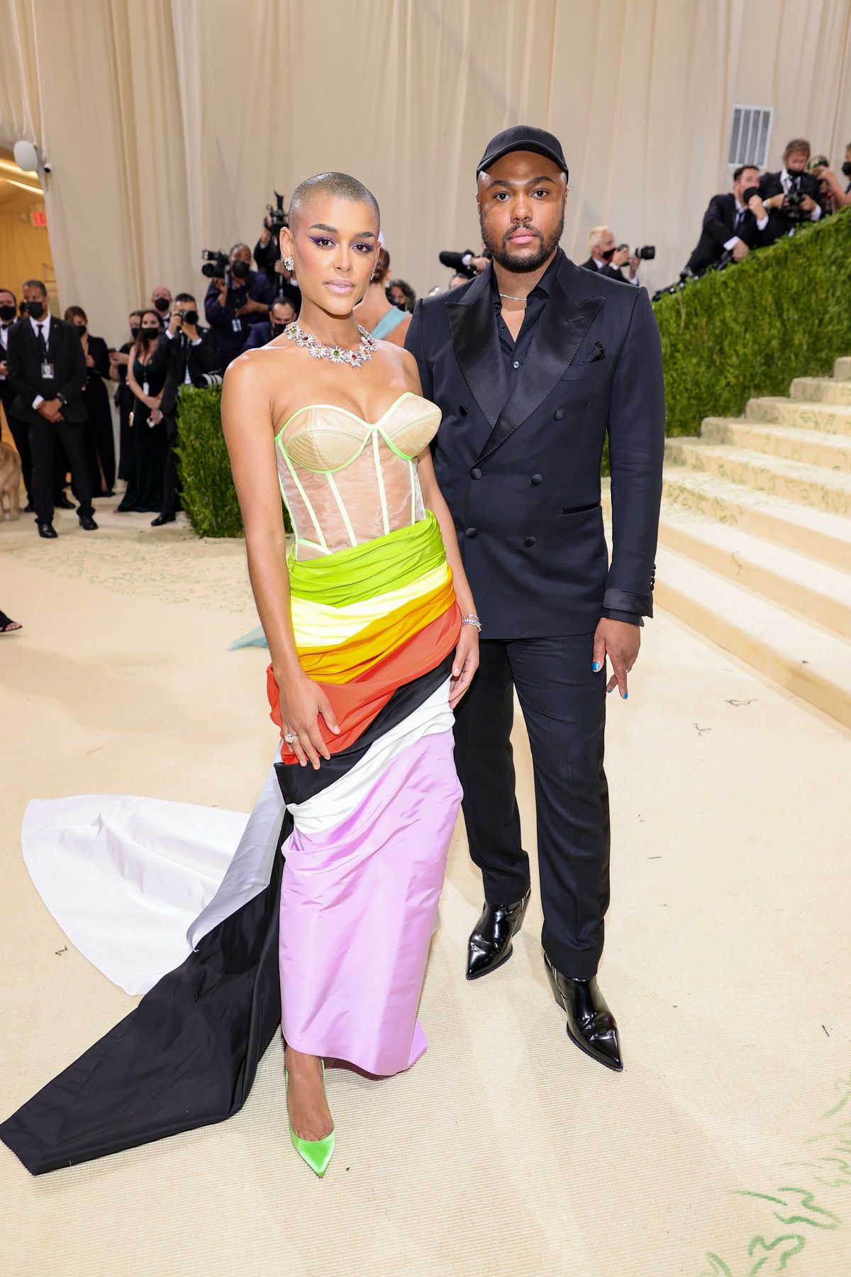 Джордан Александр, Кристофер Джон Роджерс на балу Института костюма Met Gala 2021 «In America: A Lexicon Of Fashion» в Метрополитен-музее, 13 сентября 2021 г. Джордан Александр, Кристофер Джон Роджерс на балу Института костюма Met Gala 2021 «In America: A Lexicon Of Fashion»