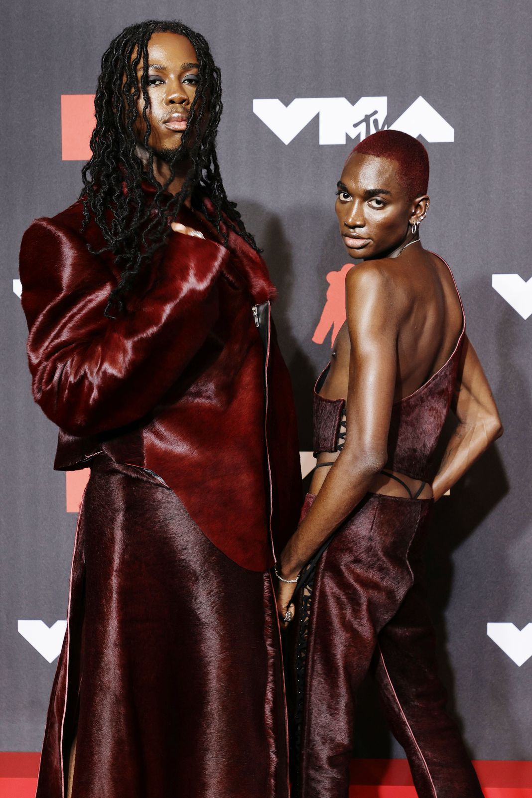 Дензел Дион, Рики Томпсон на церемонии вручения премий MTV Video Music Awards 2021, фото 2