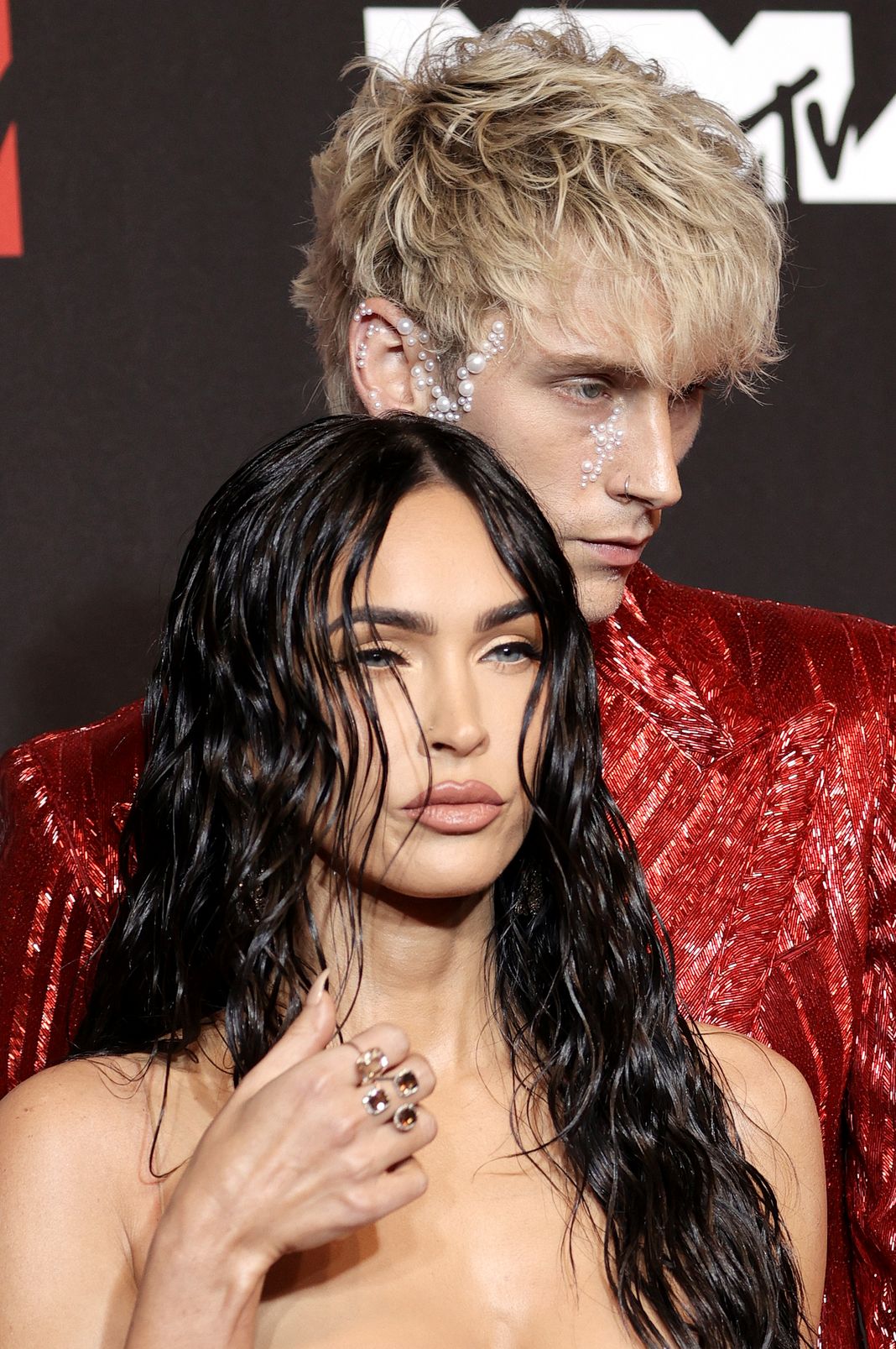 Меган Фокс, Колсон Бэйкер на церемонии вручения премий MTV Video Music Awards 2021, фото 2