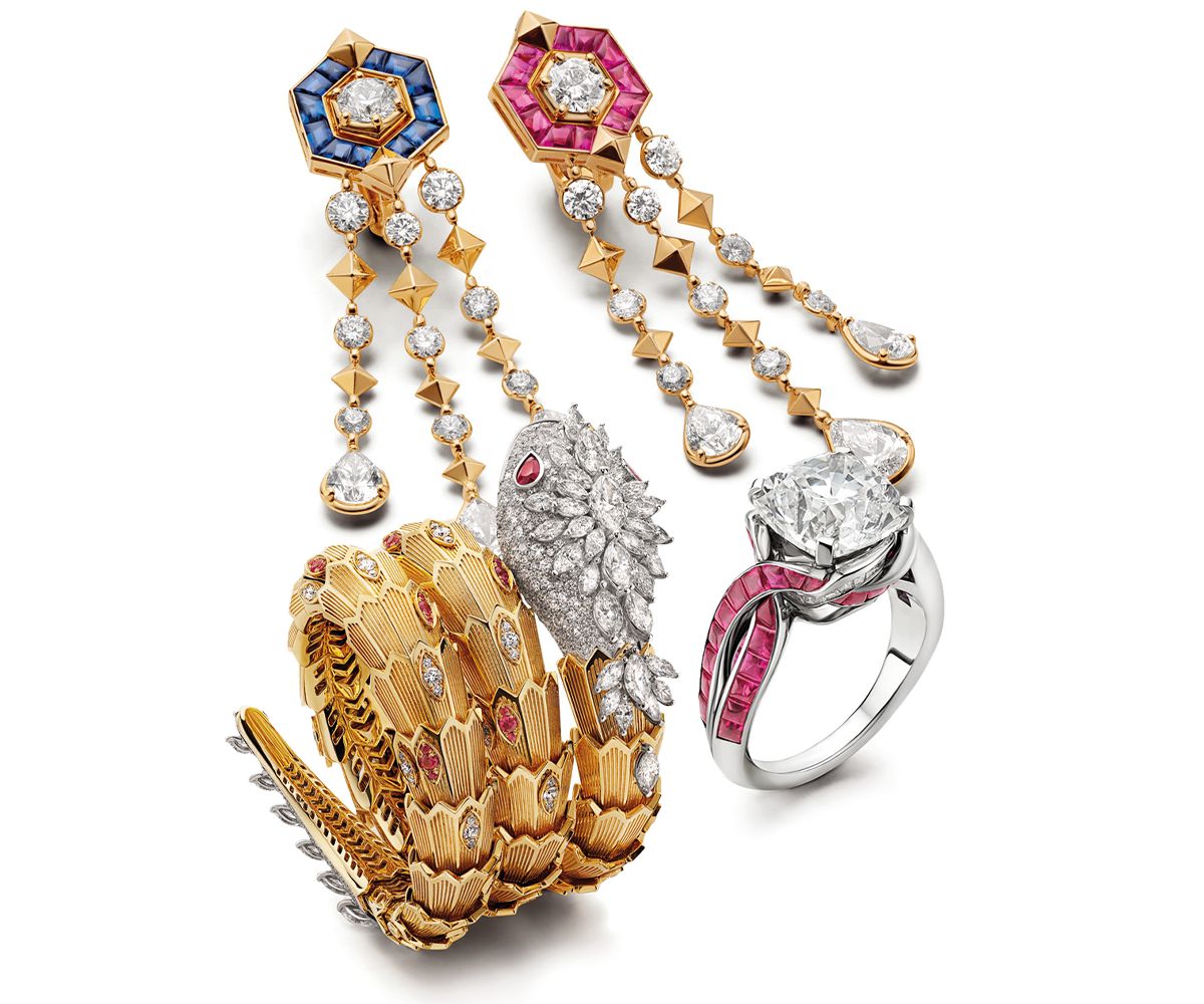 Серьги, браслет, кольцо, из коллекции высокого ювелирного искусства Bvlgari Серьги, браслет, кольцо Bvlgari