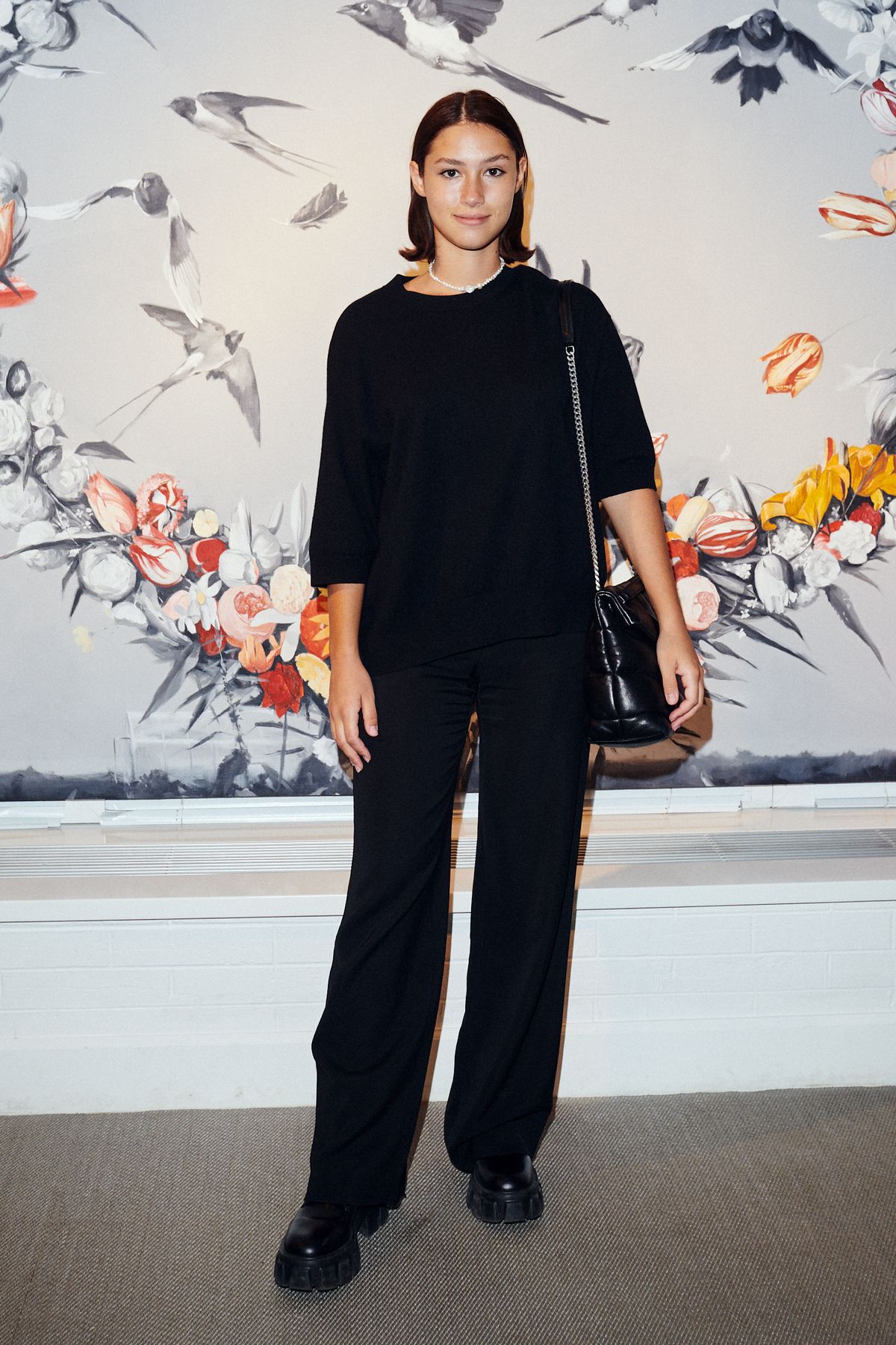 Дина Немцова на открытии выставки Павла Полянского «Мираж» в Askeri Gallery, 27 октября 2021 г.