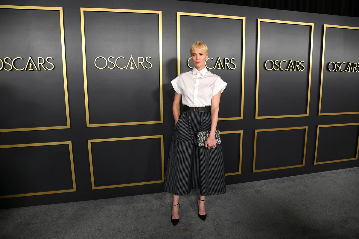 Шарлиз Терон на обеде номинантов на 92-ю премию «Оскар», 27 января 2020 г. Шарлиз Терон на обеде номинантов на 92-ю премию «Оскар»