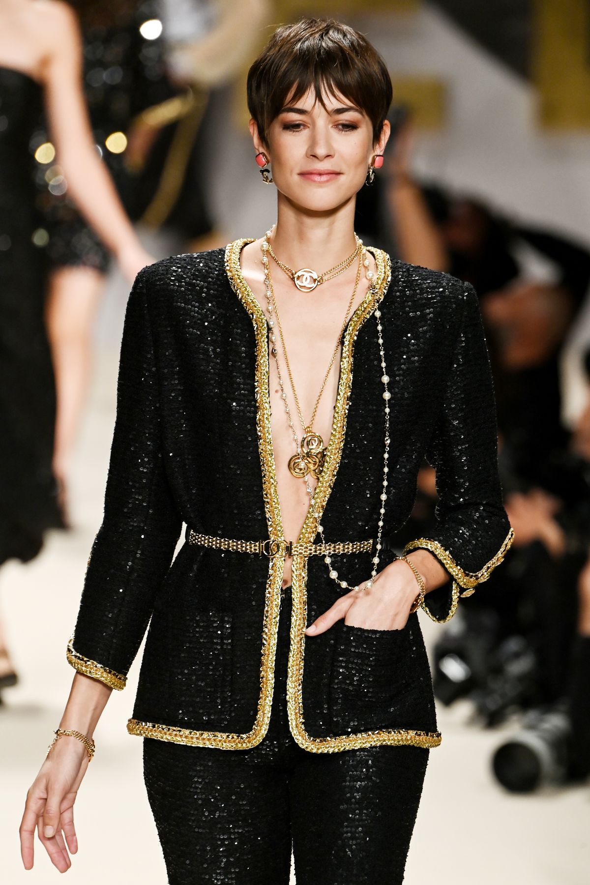 Крупным планом: детали шоу Chanel Весна/Лето 2022, фото 13 Шоу Chanel Весна/Лето 2022, фото 13