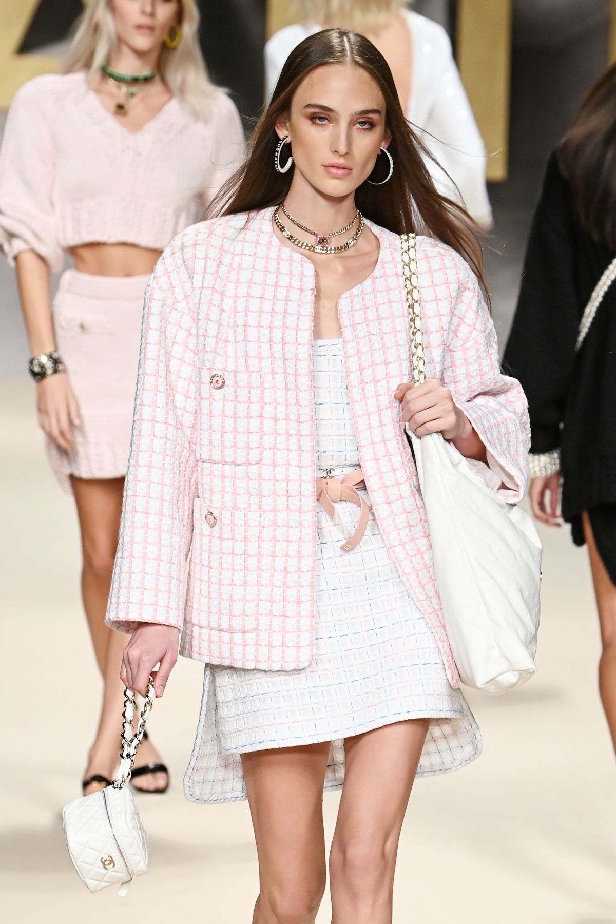 Крупным планом: детали шоу Chanel Весна/Лето 2022, фото 23 Шоу Chanel Весна/Лето 2022, фото 23