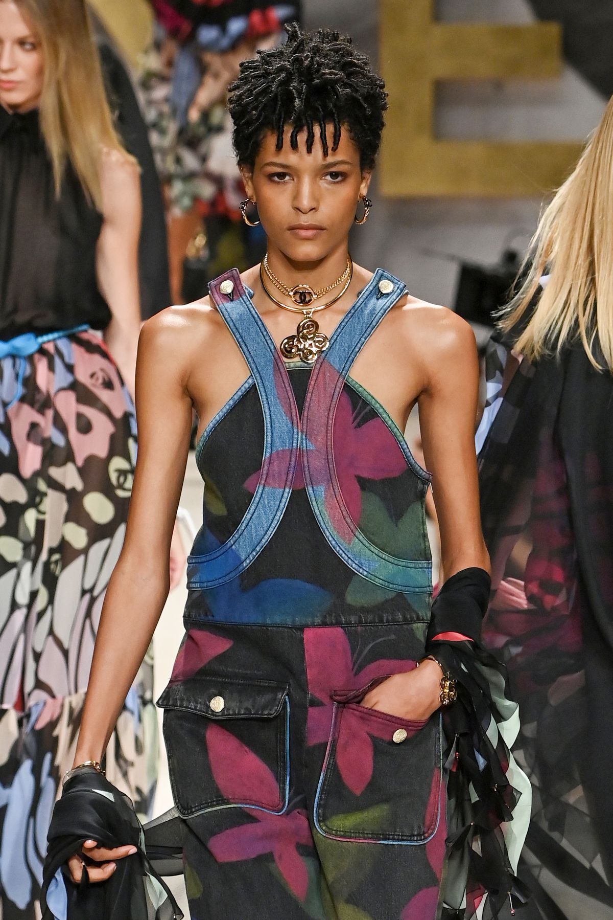 Крупным планом: детали шоу Chanel Весна/Лето 2022, фото 29 Шоу Chanel Весна/Лето 2022, фото 29