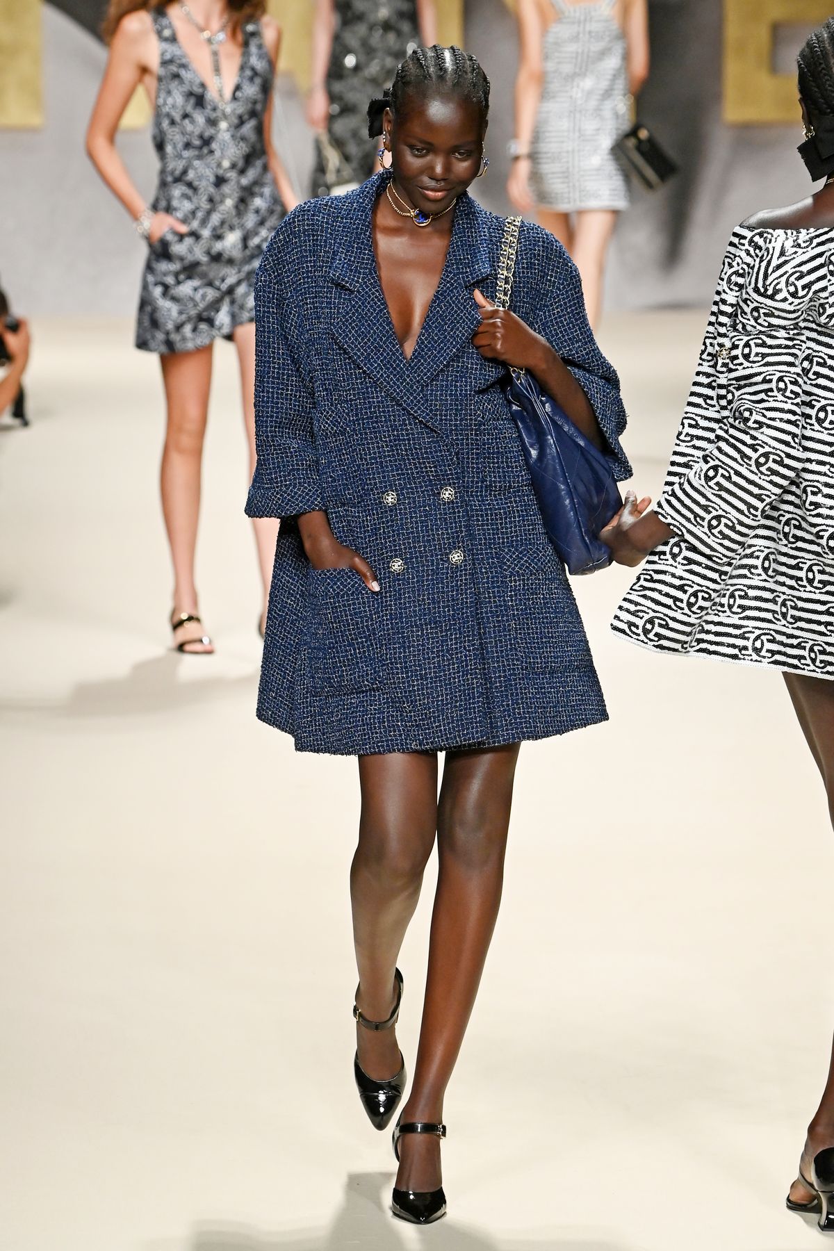 Крупным планом: детали шоу Chanel Весна/Лето 2022, фото 32 Шоу Chanel Весна/Лето 2022, фото 32