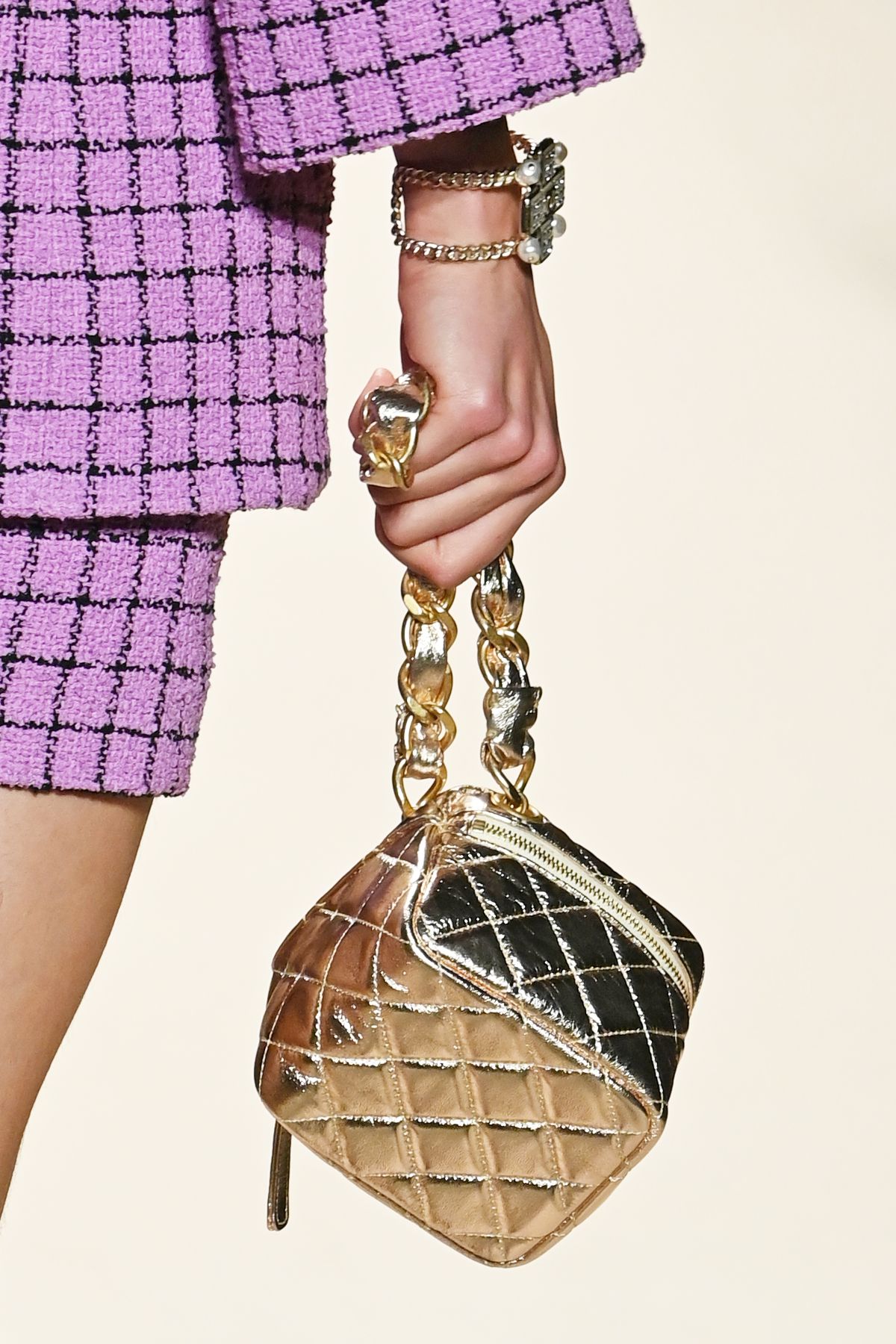 Крупным планом: детали шоу Chanel Весна/Лето 2022, фото 42 Шоу Chanel Весна/Лето 2022, фото 42