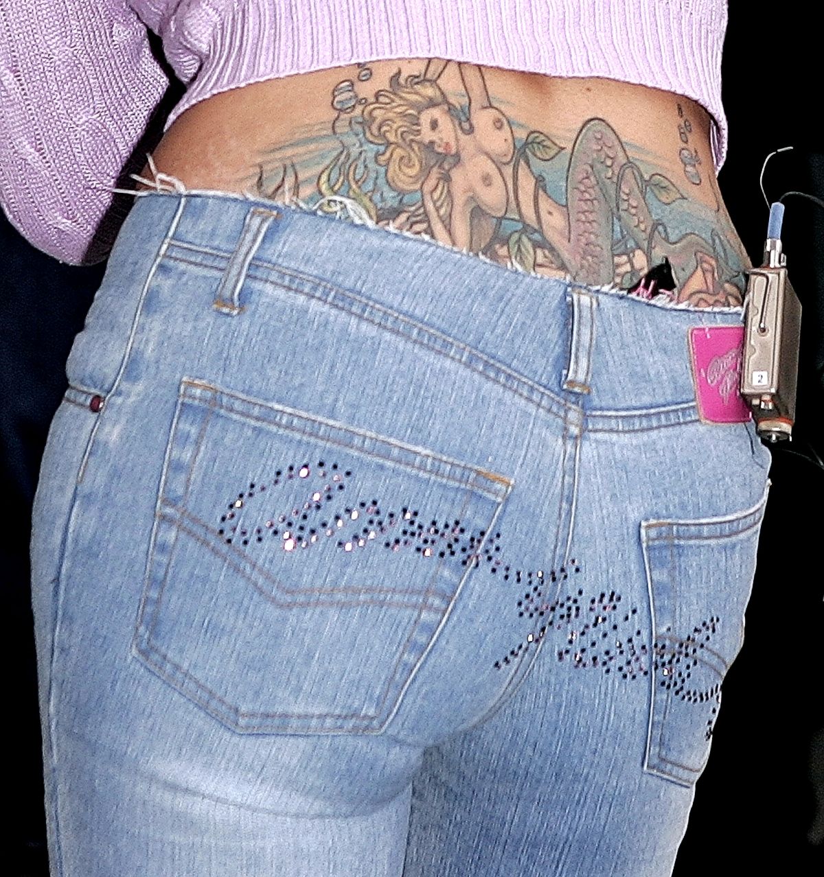 Анна Николь Смит на благотворительной акции «Джентльмены предпочитают блондинок без меха»