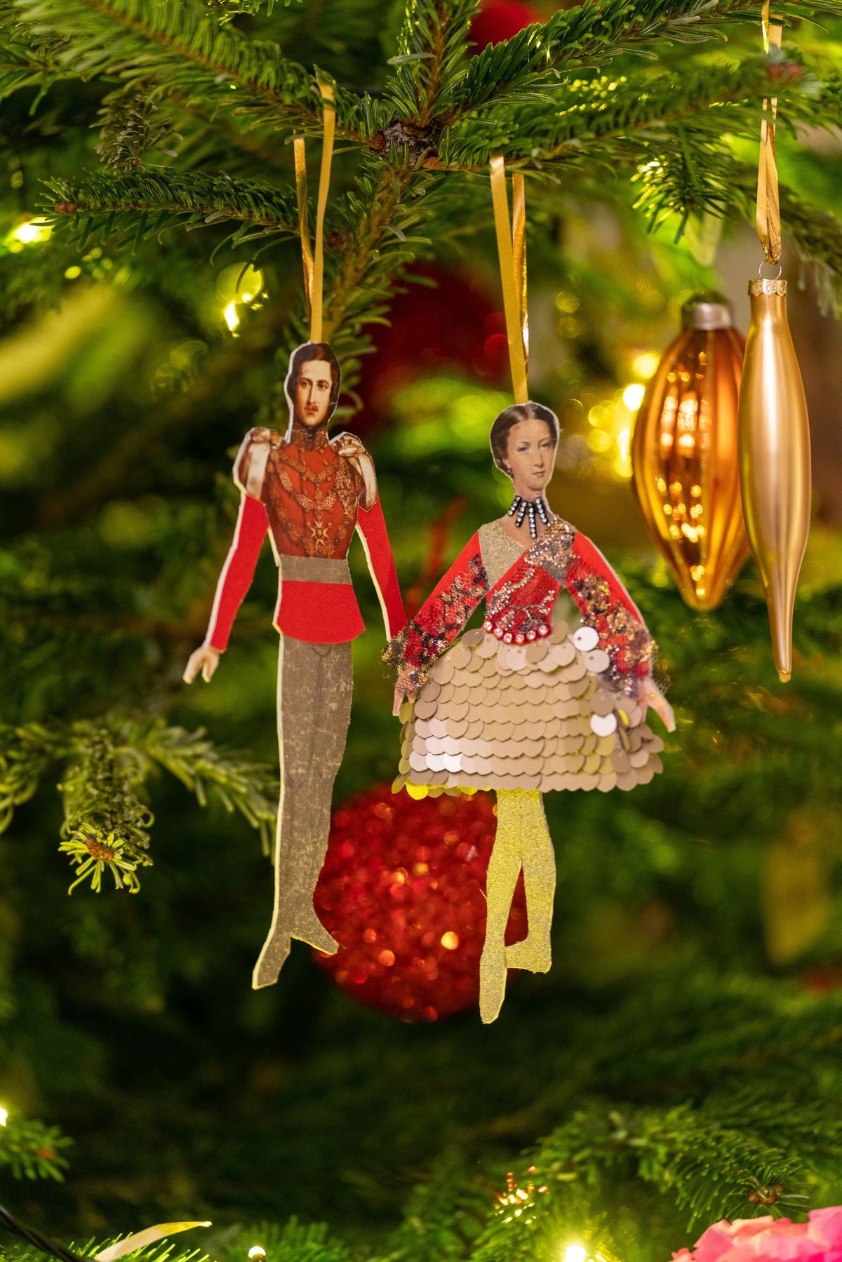 Лобби отеля «Балчуг Кемпински Москва» украсила новогодняя ель благотворительного фонда Линия жизни, фото 4