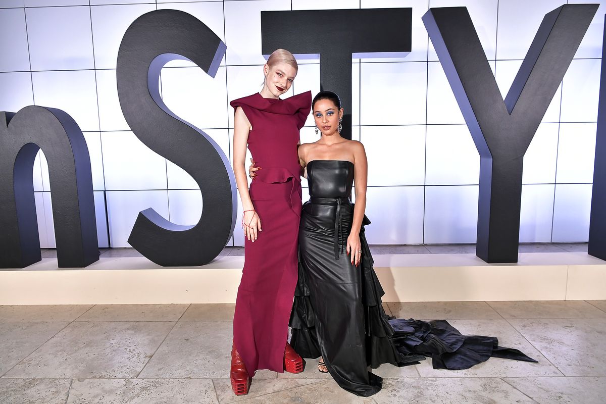 Хантер Шафер и Алекса Деми на пятой ежегодной премии InStyle