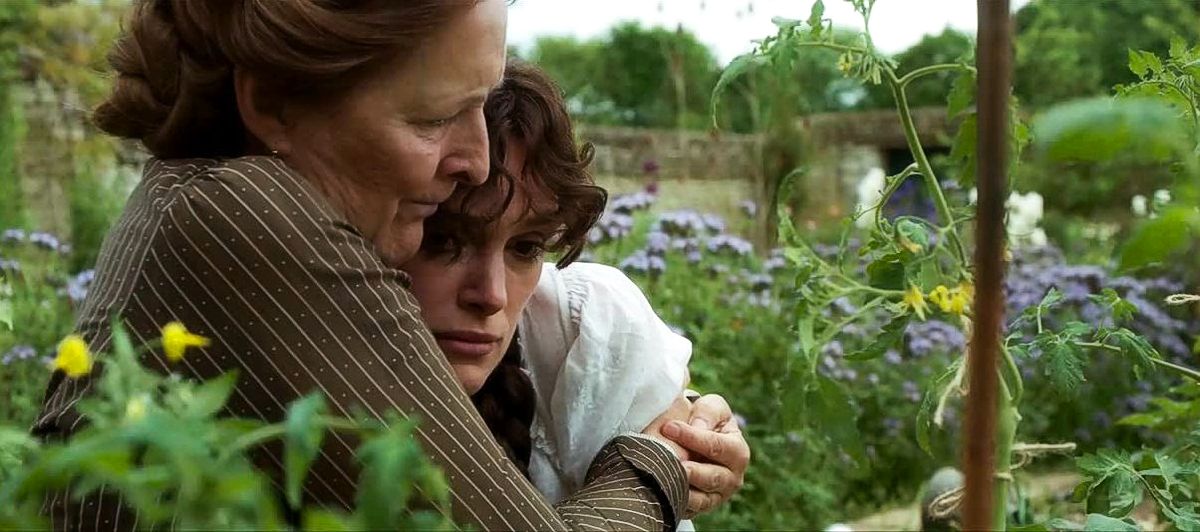 Кира Найтли и Фиона Шоу в фильме «Колетт», 2018 г. Кира Найтли и Фиона Шоу в фильме «Колетт»