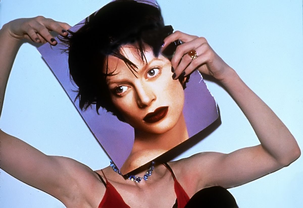 Кристен Макменами на вечеринке журнала Allure в Нью-Йорке, 1990-е гг. Кристен Макменами на вечеринке журнала Allure
