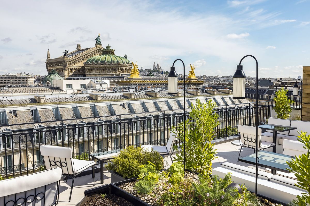 Sequoia Rooftop Bar в отеле Kimpton St Honoré Paris