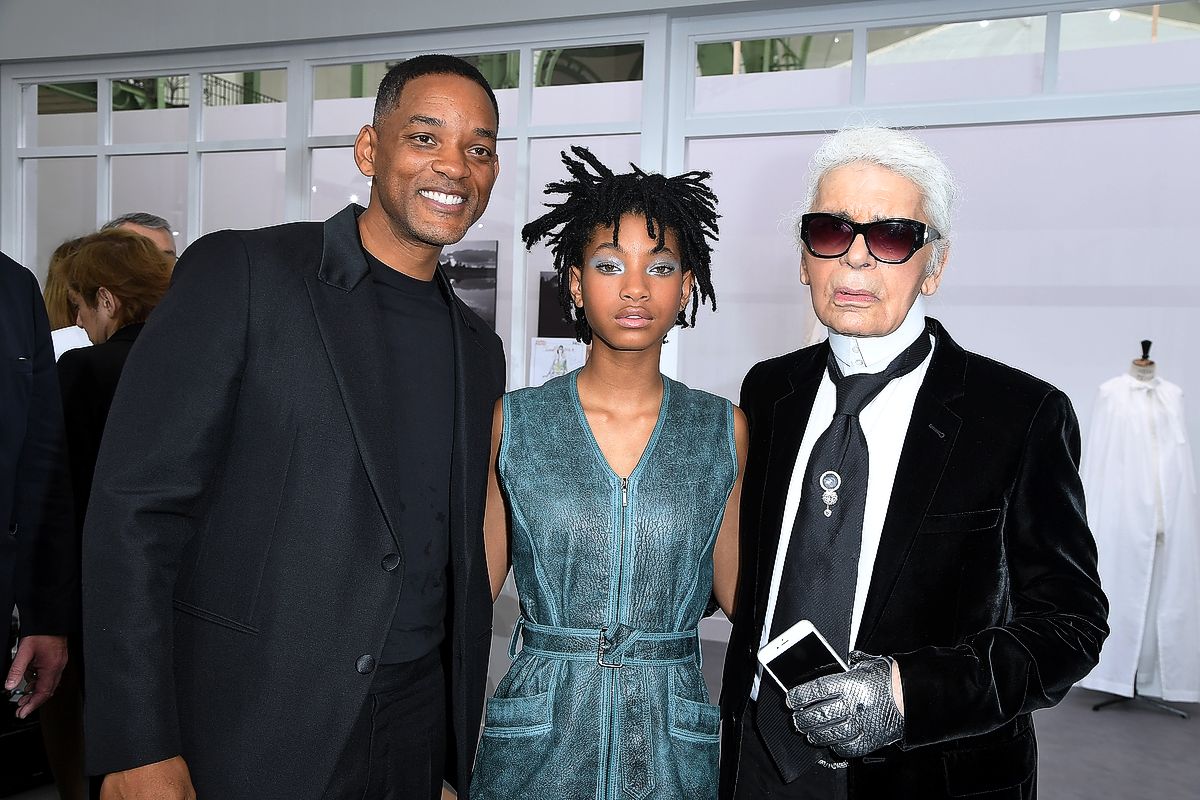 Уилл Смит, Уиллоу Смит и Карл Лагерфельд на показе Chanel Haute Couture