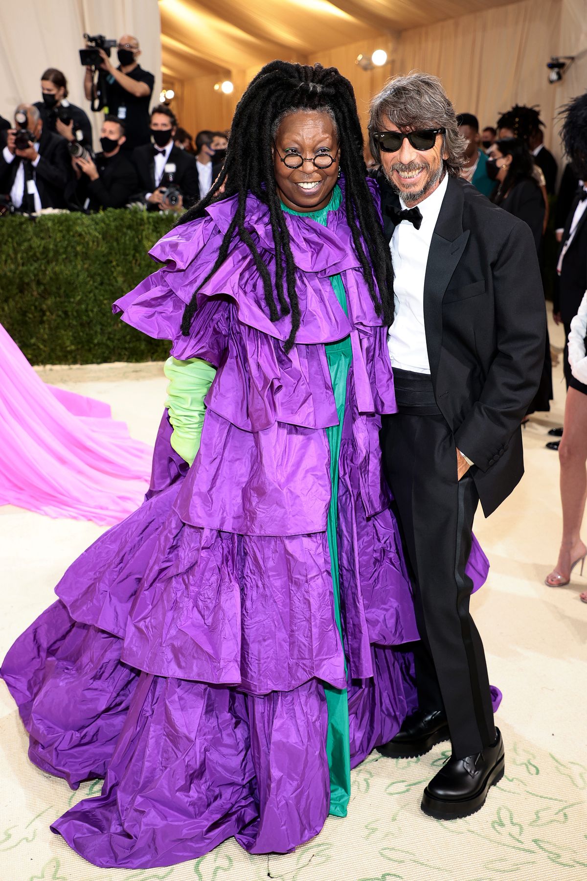 Вупи Голдберг и Пьерпаоло Пиччоли на гала-концерте Met Gala 2021 Celebrating In America