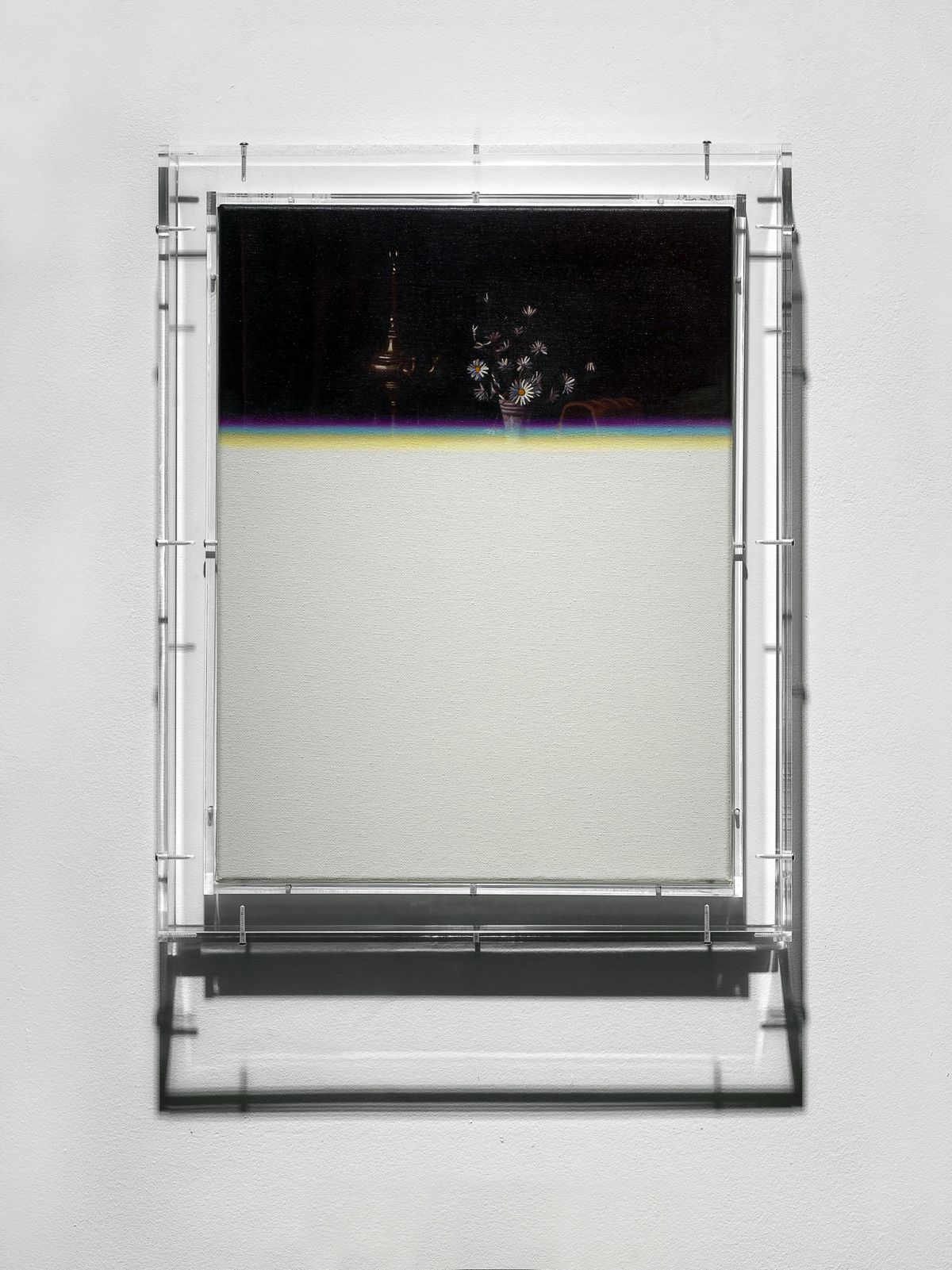 Мэт Коллишоу. Expiration Painting, Spray, 2016 г. Холст, масло, дерево, плексиглас, 47,3 x 37,3 x 5,3 см