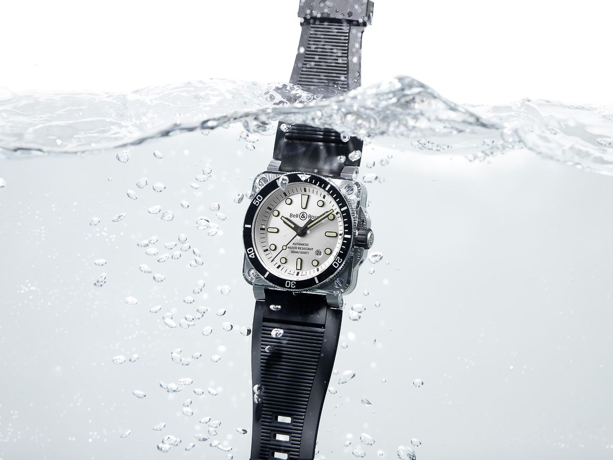 Новинка Bell & Ross: дайверские часы, фото 1 Новинка Bell & Ross: дайверские часы в корпусе из нержавеющей стали с белым циферблатом, фото 1