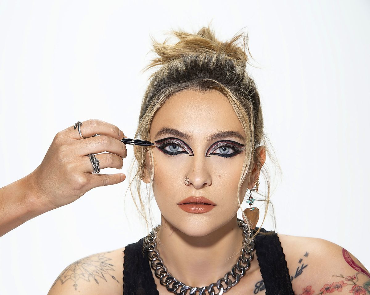 Дочь Майкла Джексона Пэрис стала лицом косметического бренда KVD Beauty, фото 4