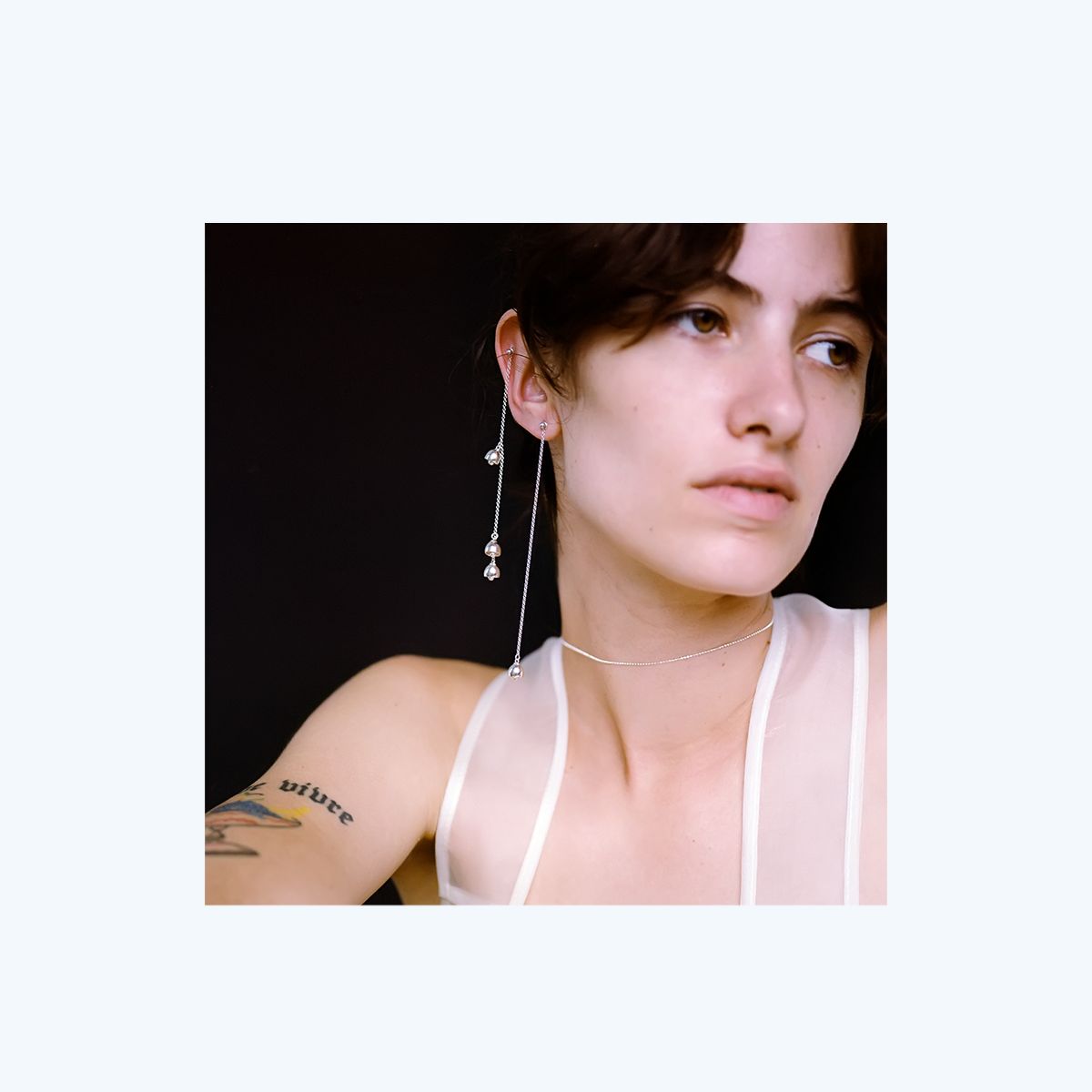 Qari Qris, моносерьга «Сказка», фото 1 Qari Qris, моносерьга «Сказка», серебро, фото 1