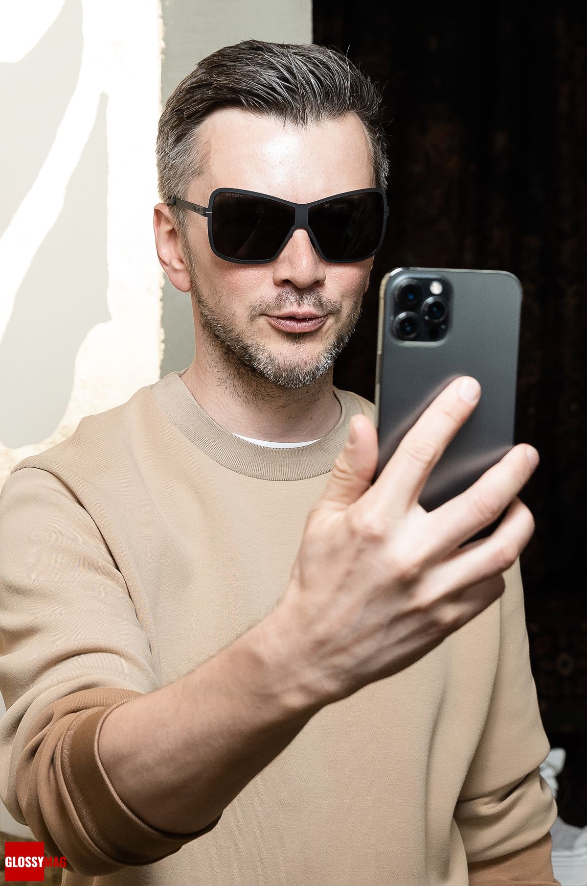 Евгений Тихонович на презентации солнцезащитных очков Oxana Gresso x Subterranei в ресторане «Гвидон», 20 мая 2022 г.