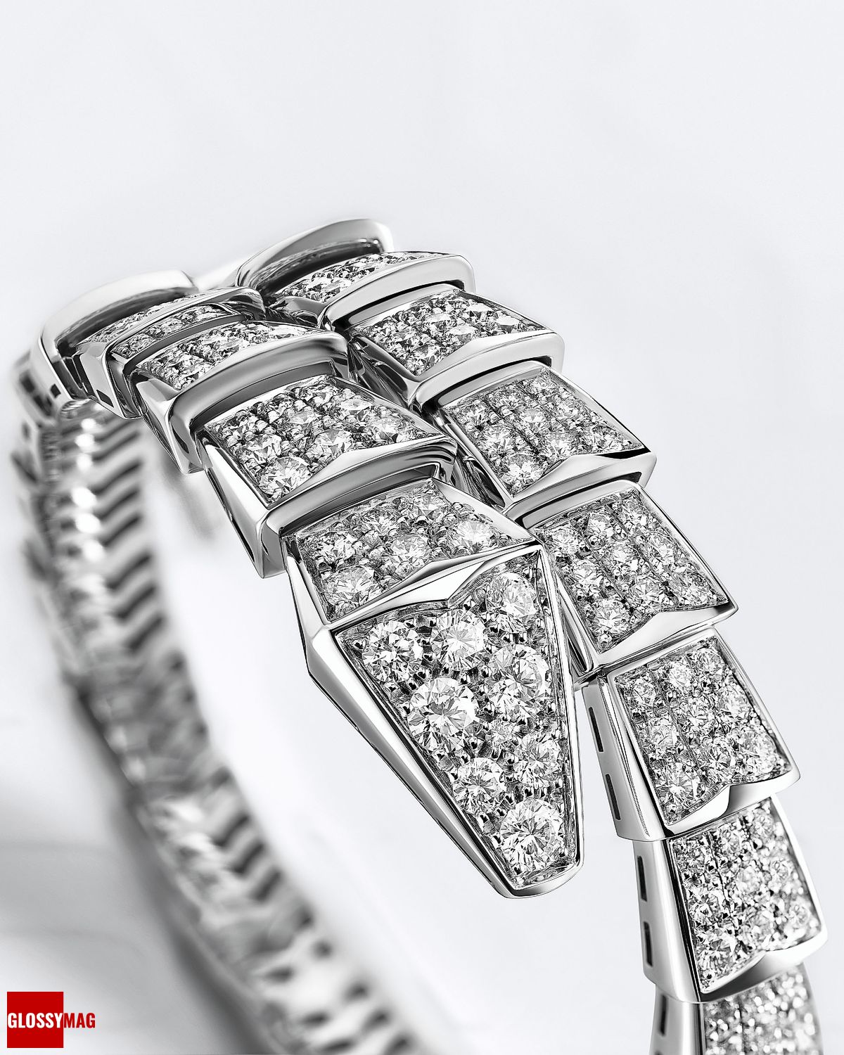 Коллекция Bvlgari Serpenti предстает в минималистичном дизайне, фото 16