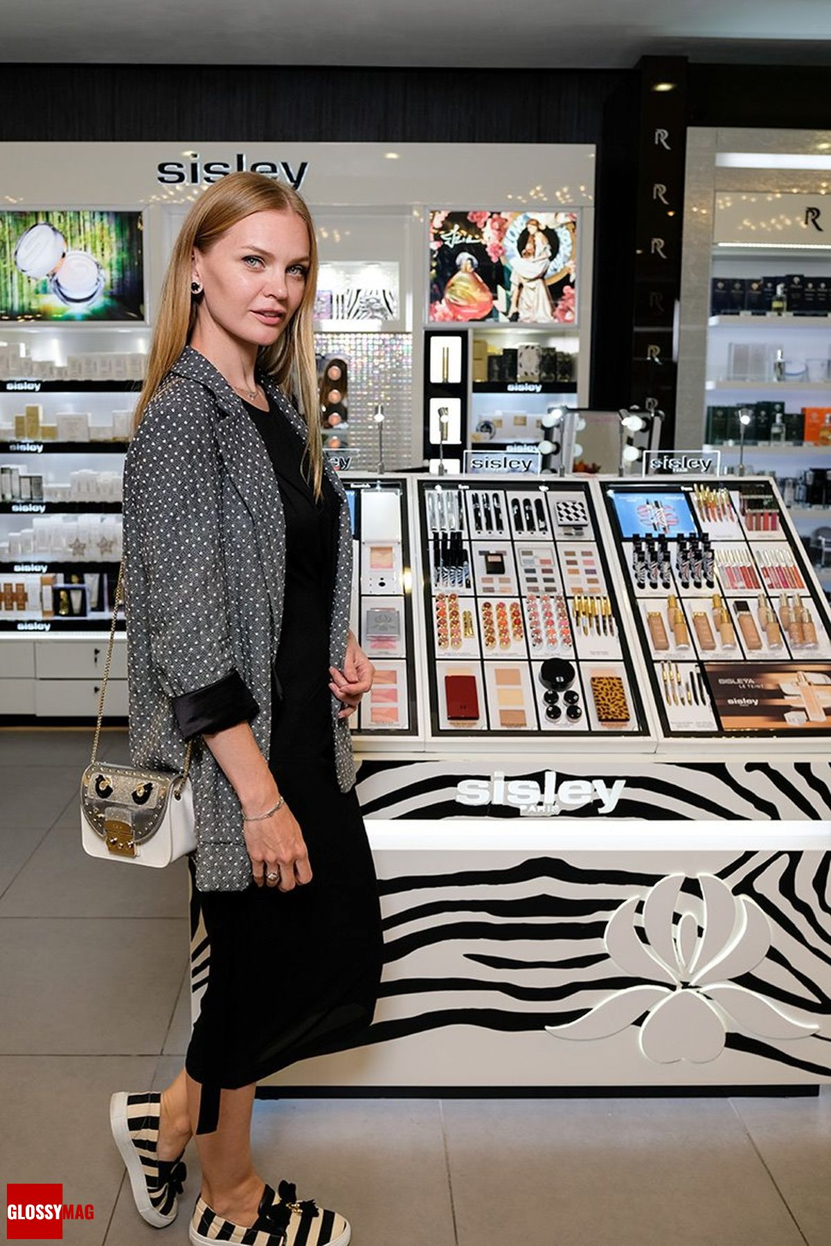 Елена Кулецкая в корнере Sisley Paris на закрытом мероприятии Beauty CHOICE в Rivoli Perfumery в ТГ Модный сезон, 28 июня 2017 г.