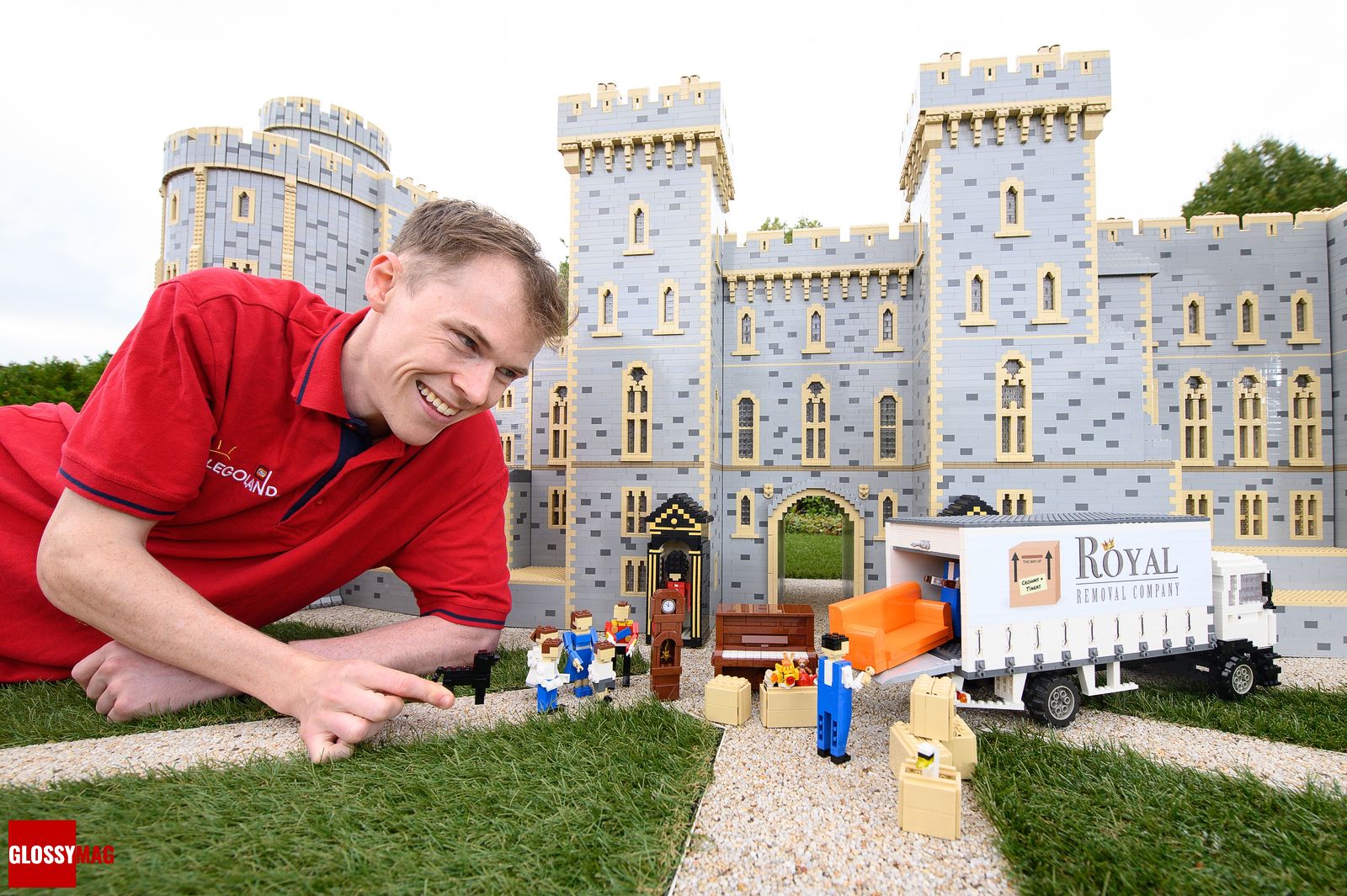 Игрушечная модель королевской семьи и их нового дома от Legoland Windsor Resort, фото 1