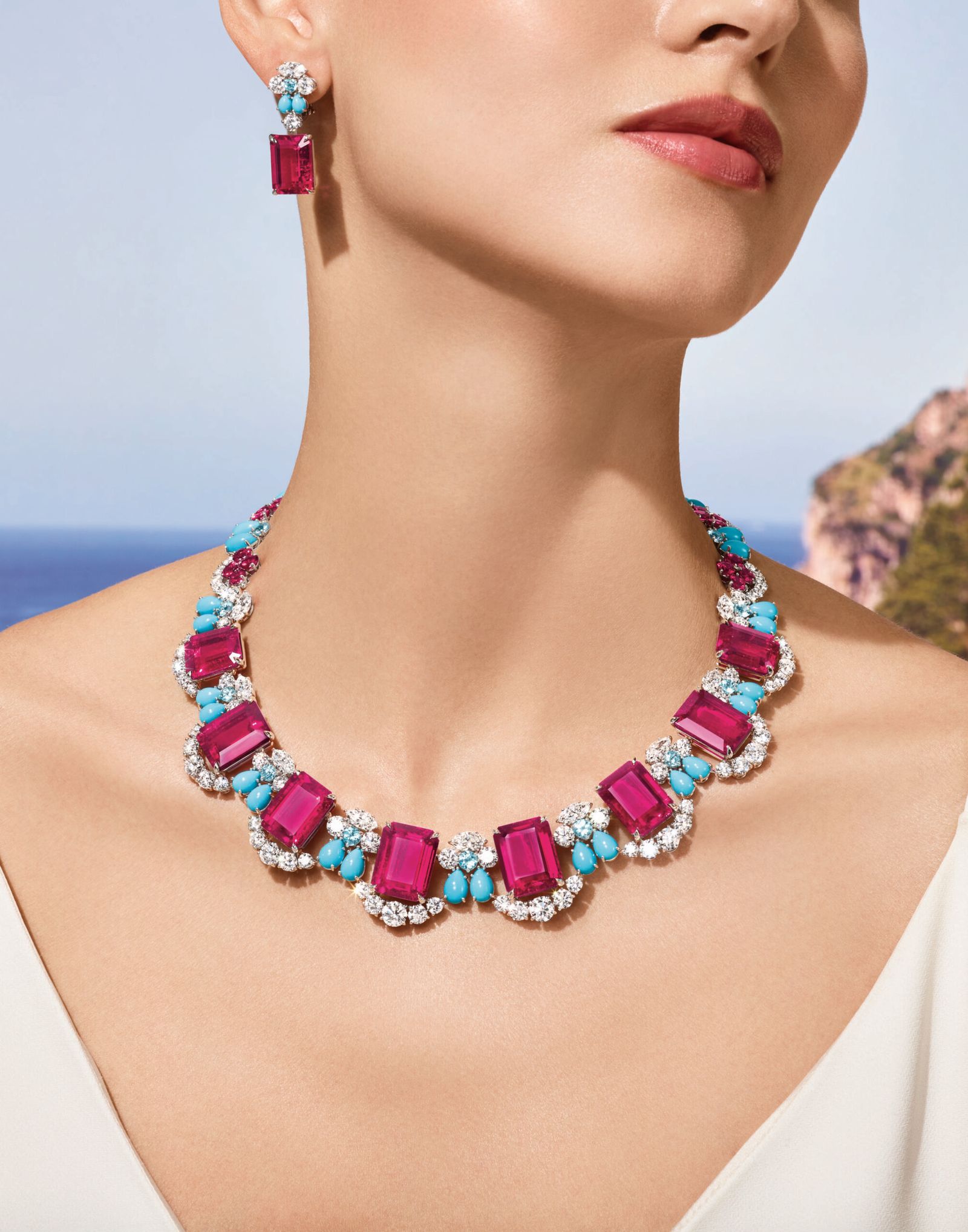 Ожерелье и серьги Amalfi: Bougainvilleas из коллекции Majestic Escapes Harry Winston, фото 1