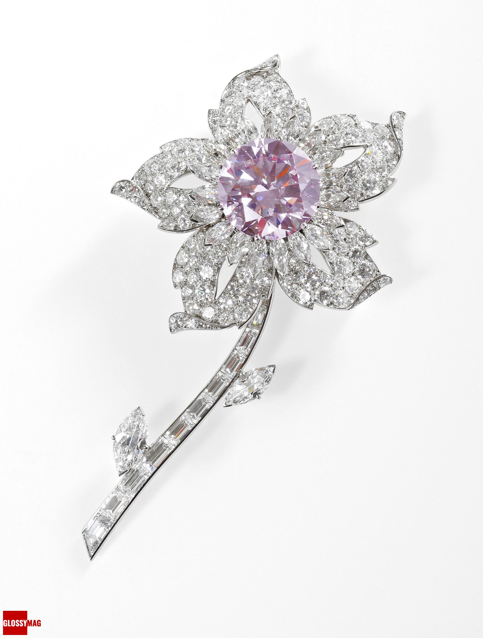 Платиновая брошь, состоящая из розового бриллианта Williamson, от Дома Cartier