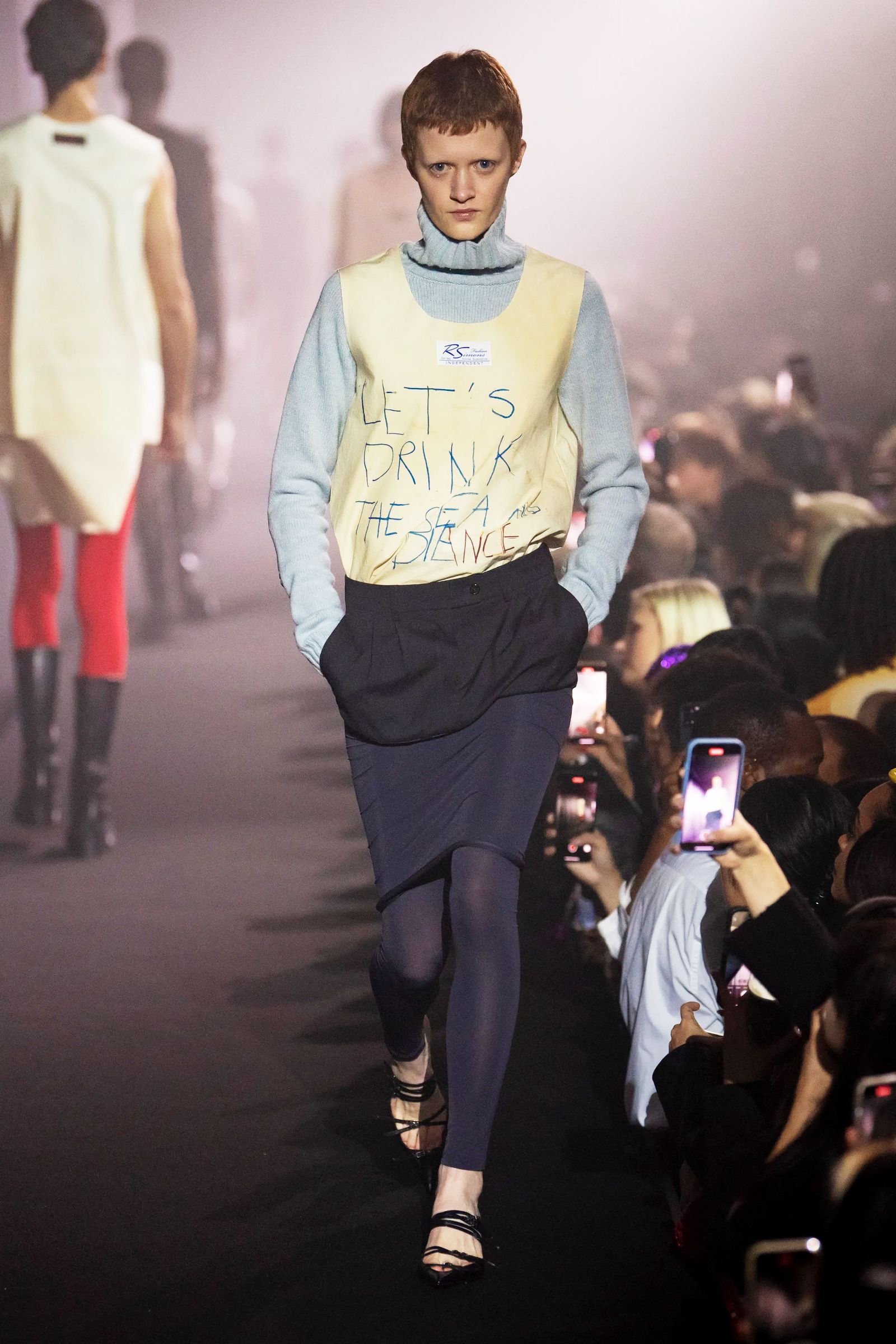 Шоу Raf Simons весна-лето 2023, фото 2