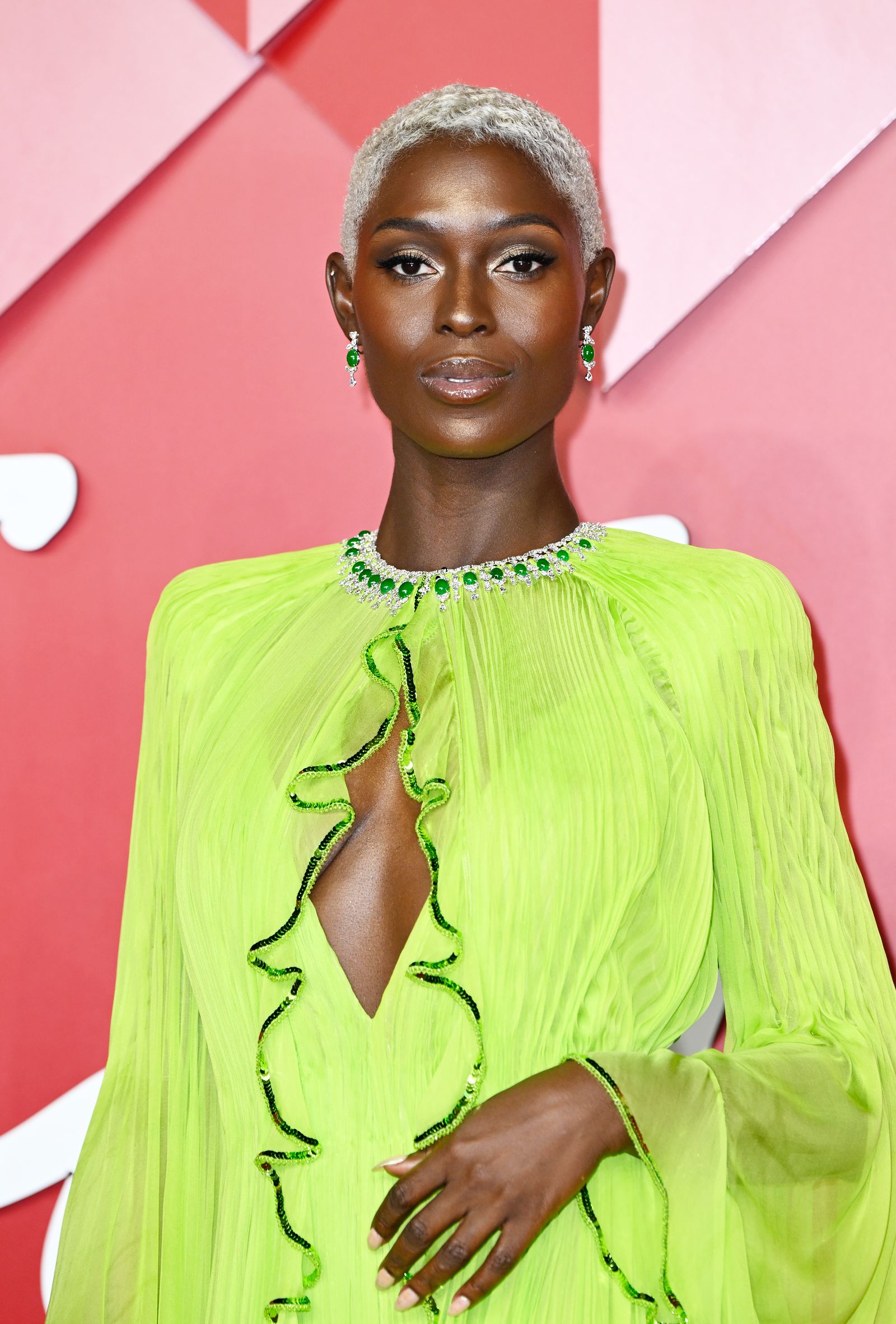 Джоди Тернер-Смит на церемонии вручения премии Fashion Awards 2022 в Лондоне, 5 декабря 2022 г., фото 2