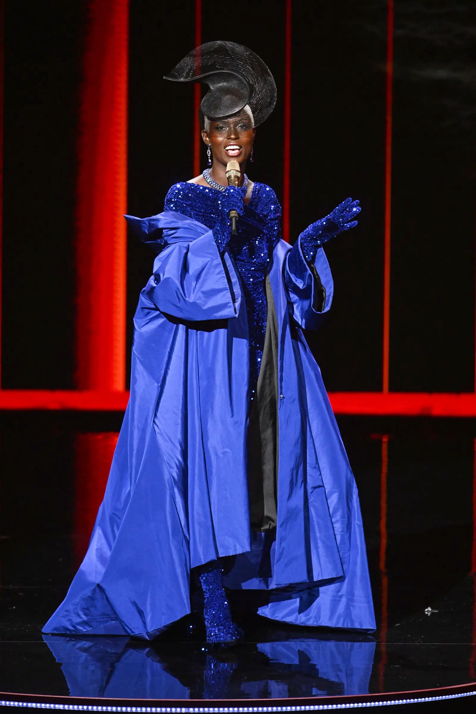 Джоди Тернер-Смит на церемонии вручения премии Fashion Awards 2022 в Лондоне, 5 декабря 2022 г., фото 3