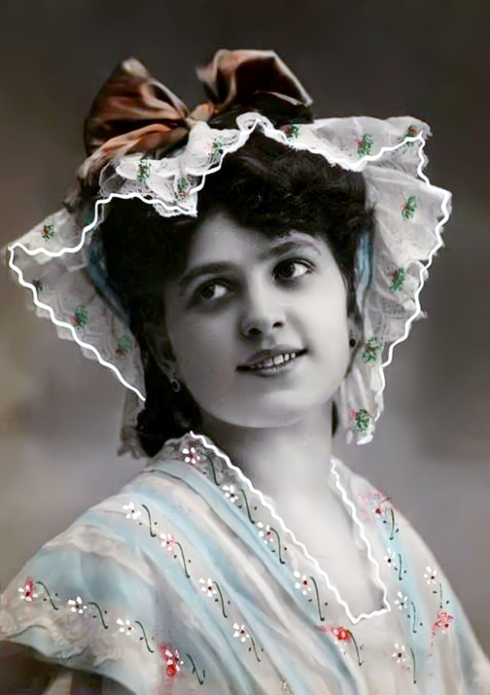 Открытка. Бумага, белила; фототипия, акварель. Начало XX в. Открытка. Бумага, белила; фототипия, акварель. Начало XX в. Из собрания МГОМЗ