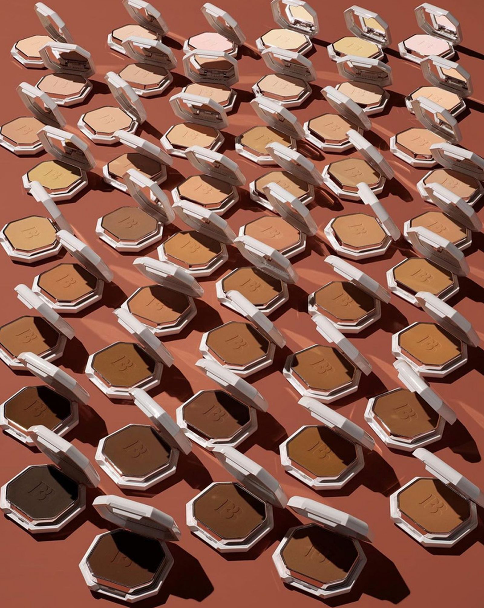 Пудра-основа Pro Filt’r Soft Matte Powder Foundation Fenty Beauty, фото 1