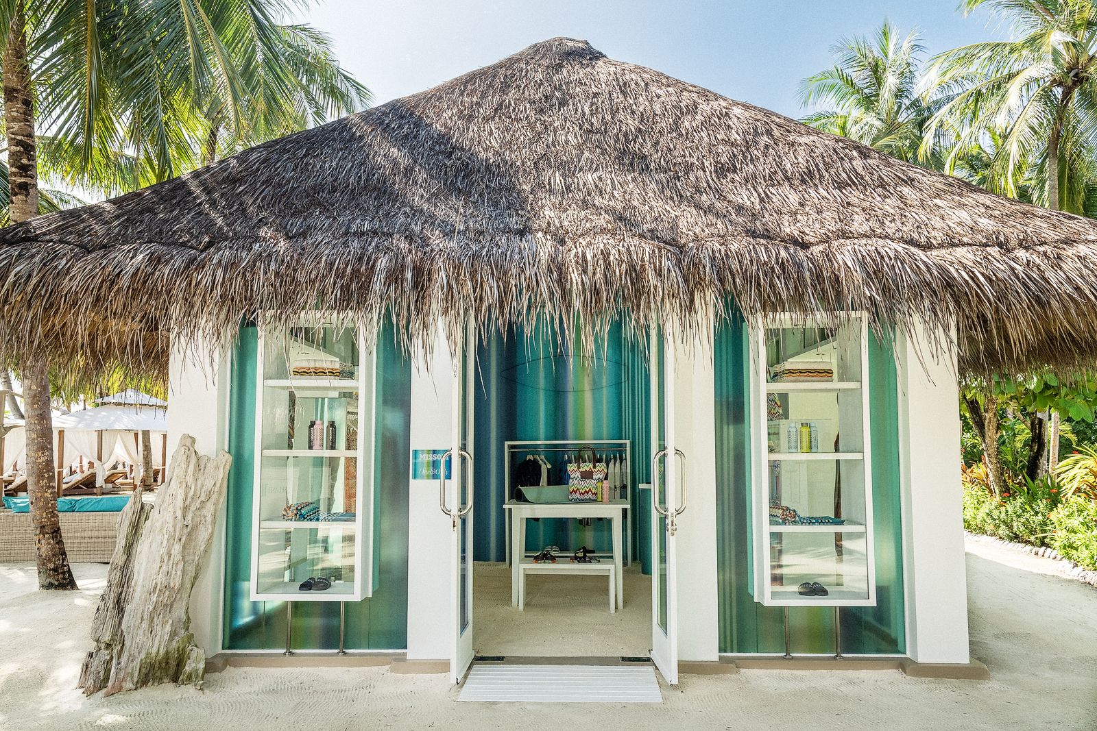 Бутик NEO Beach Boutique на курорте One&Only Reethi Rah, фото 1 Бутик NEO Beach Boutique на мальдивском курорте One&Only Reethi Rah, фото 1