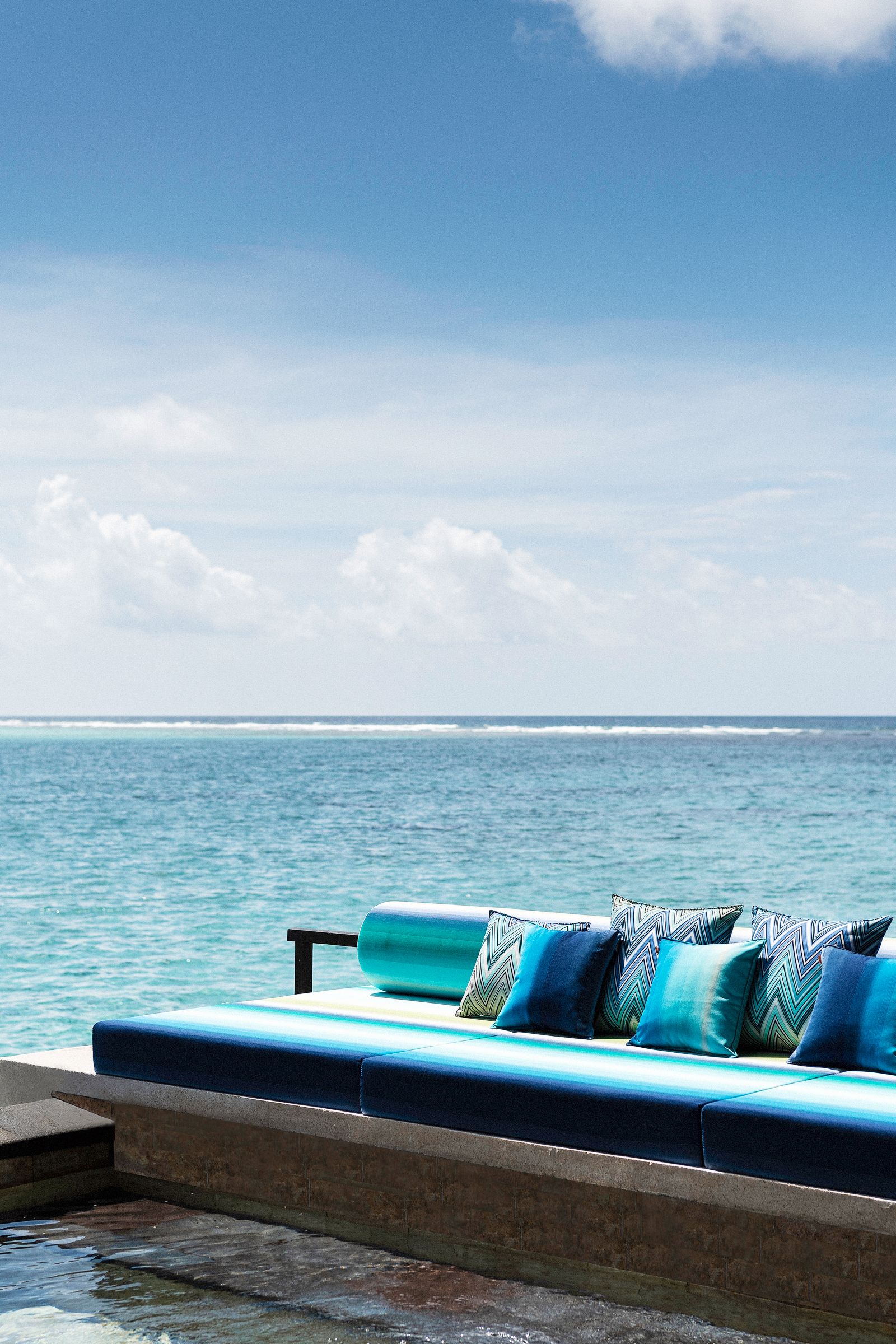 Джакузи у виллы Grand Water Villa на курорте One&Only Reethi Rah Джакузи у виллы Grand Water Villa на мальдивском курорте One&Only Reethi Rah