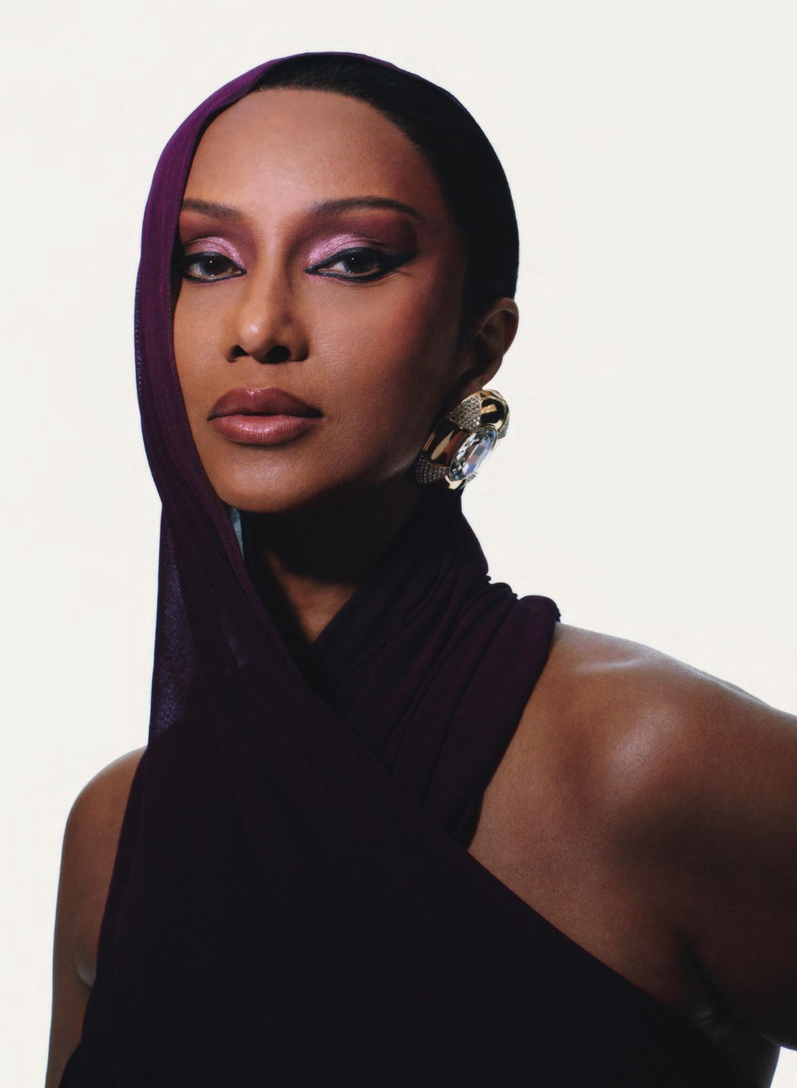 Иман в объективе Надин Иджевере для Vogue UK, фото 4